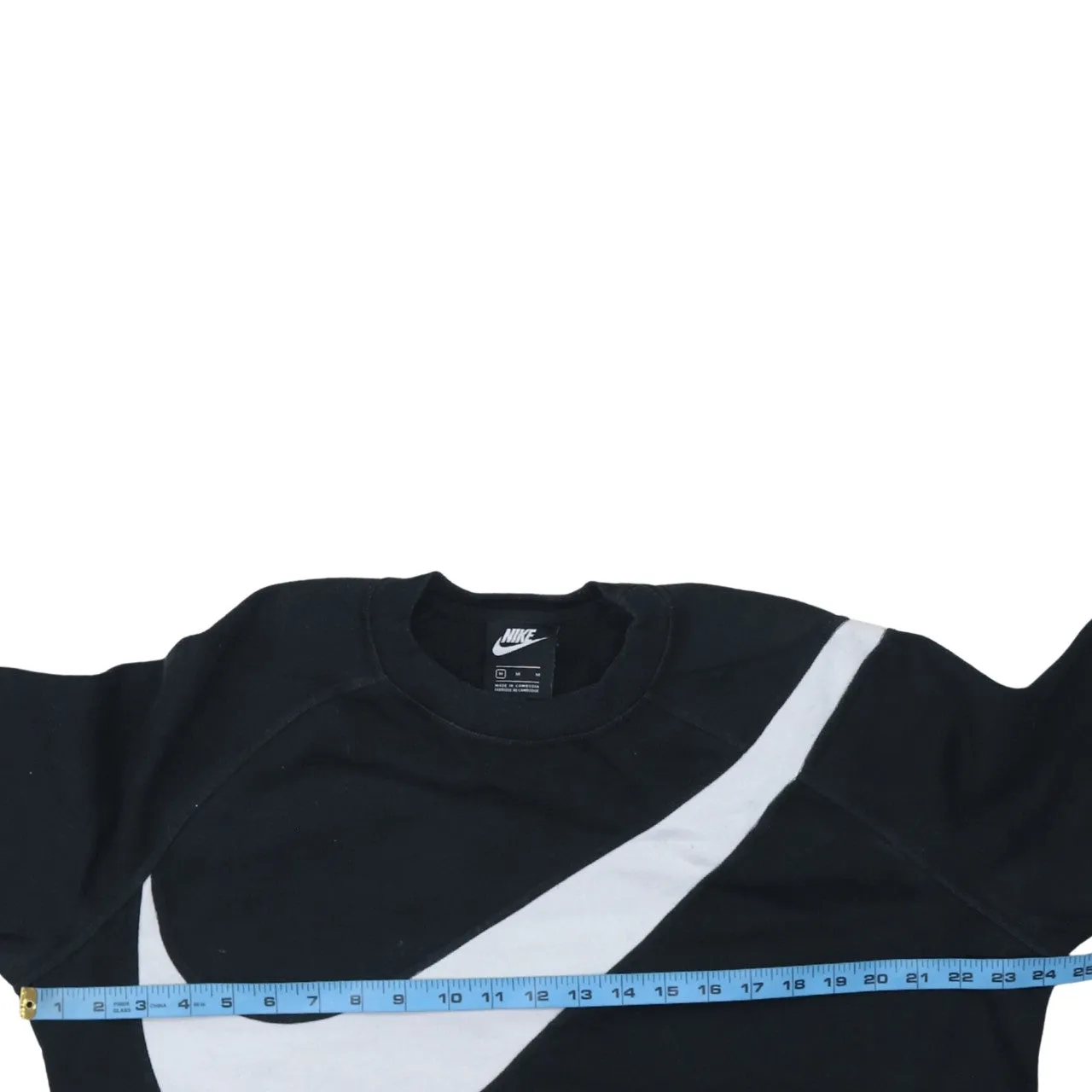 Nike 90's Crop Crew Neck Sweatshirt Medium Black sold by Vintage Club product image thumbnail 5