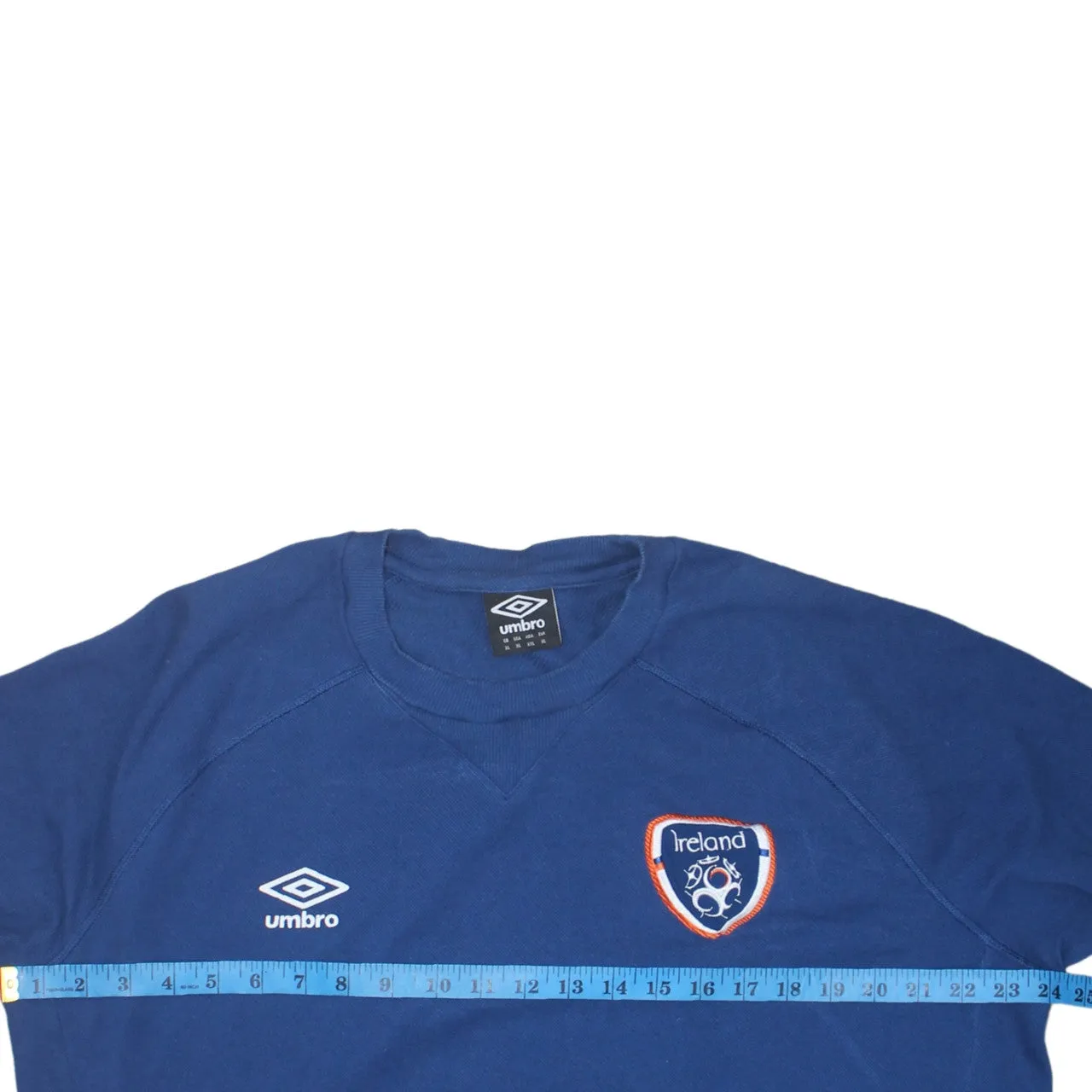 Umbro Navy Blue Sweatshirt Women’s XLarge Ireland Crest Embroidered Logos Pullover Top sold by Vintage Club product image thumbnail 5