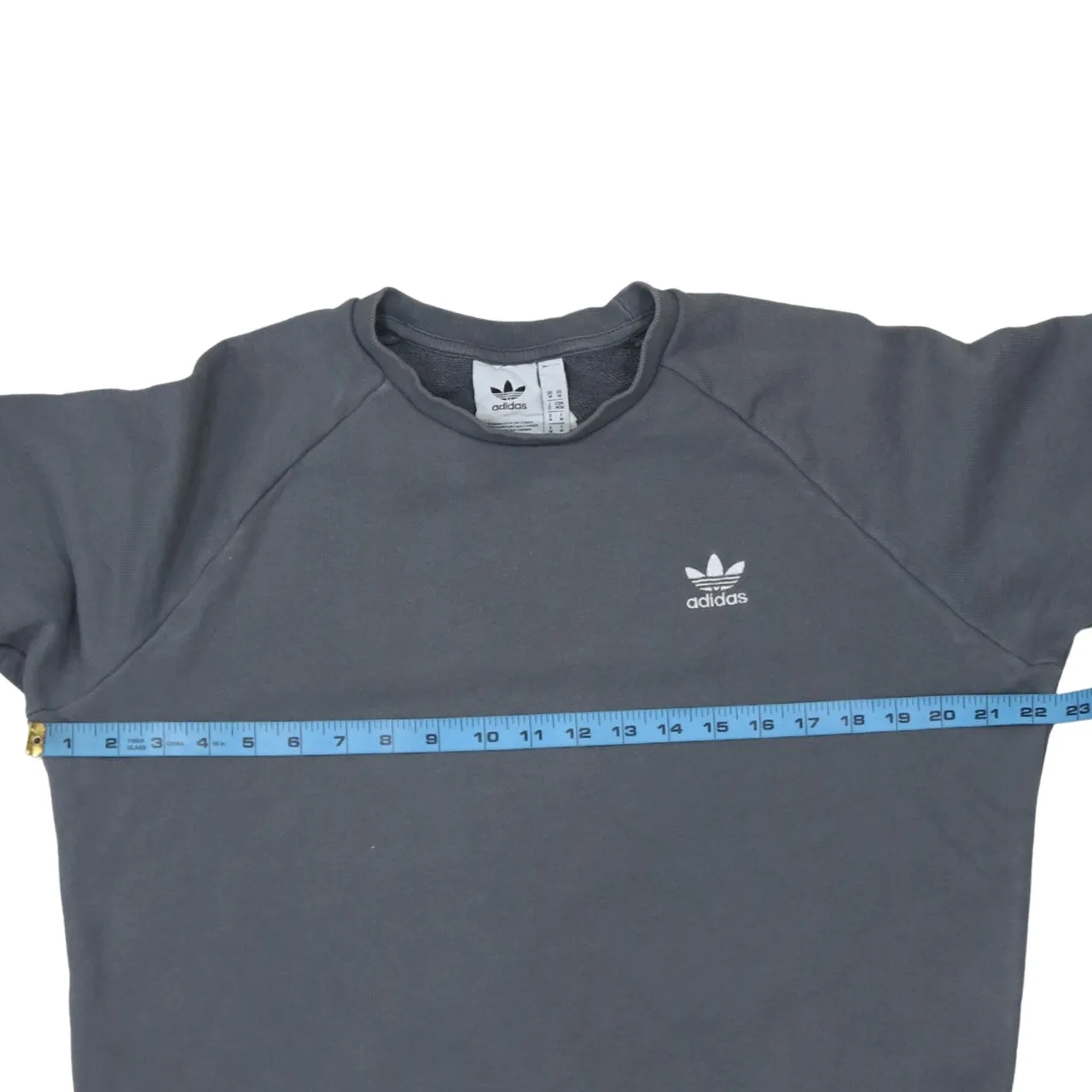 Adidas Charcoal Grey Sweatshirt Men's Medium Trefoil Embroidered Logo Crewneck Pullover Fleece Top sold by Vintage Club product image thumbnail 5