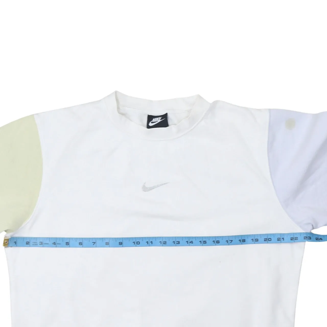 Nike 90's Center Middle Swoosh Crew Neck Sweatshirt Medium White sold by Vintage Club product image thumbnail 5