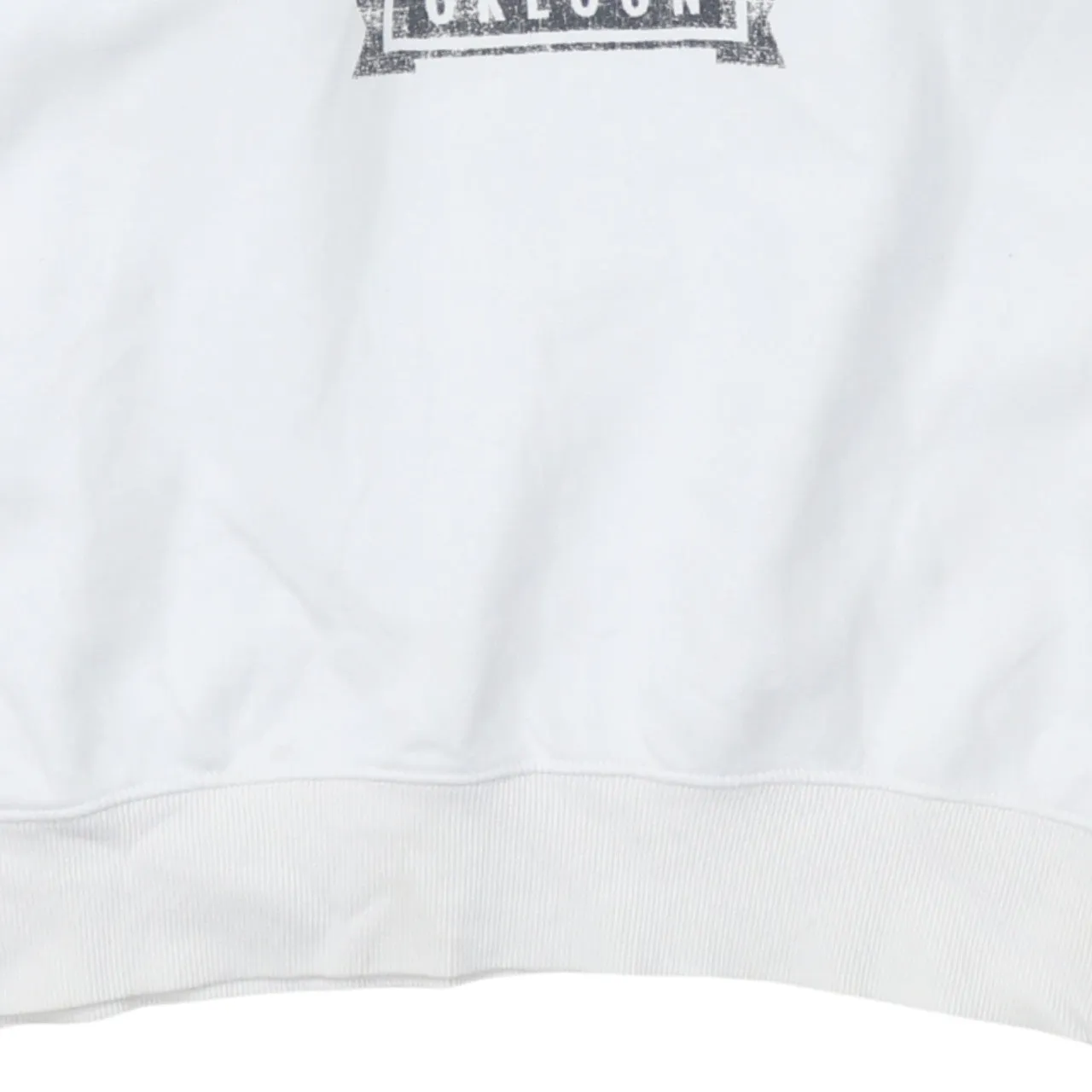 Nike White Sweatshirt Men's Small Oregon 1972 Crest Printed Logo Crewneck Pullover sold by Vintage Club product image thumbnail 4