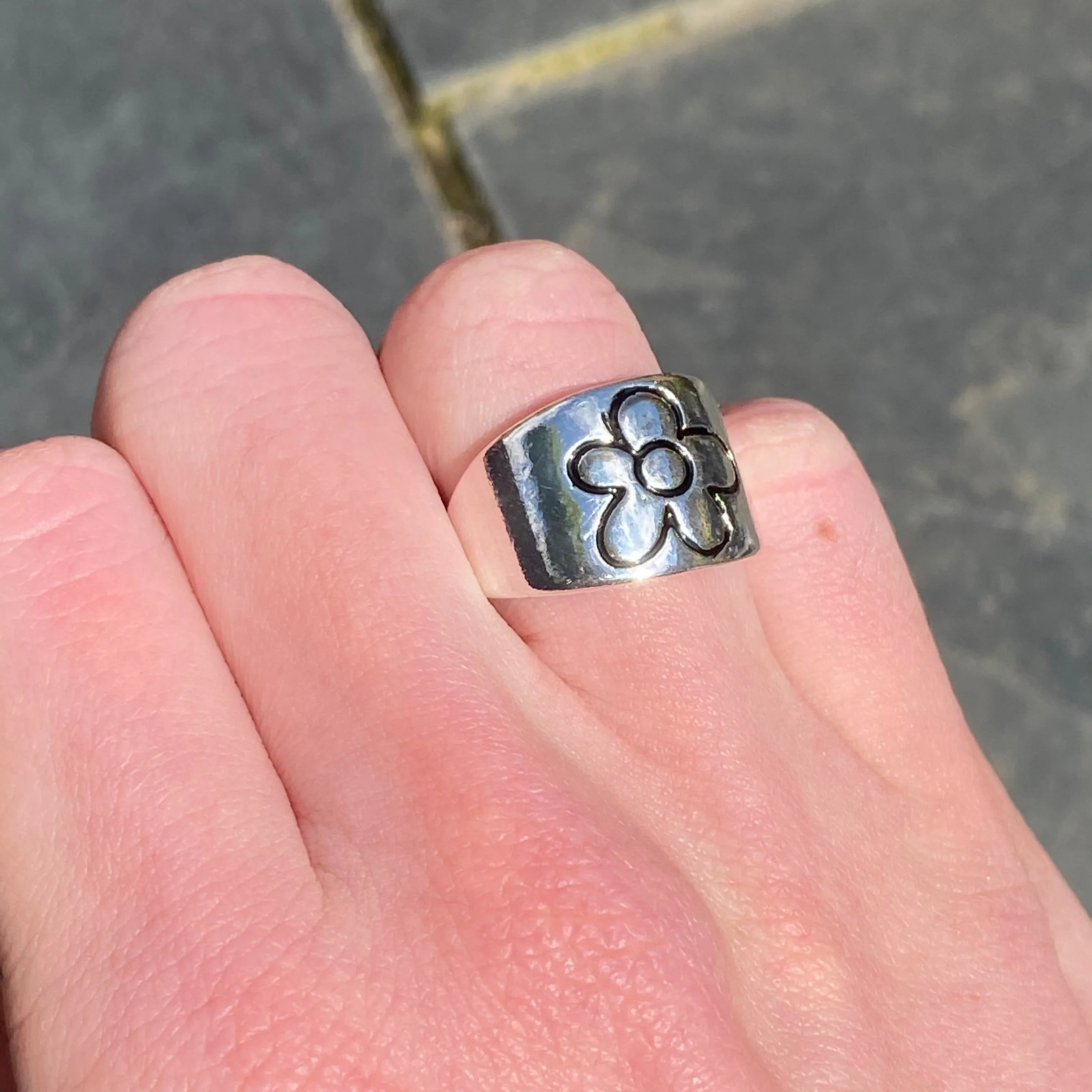 Adjustable Flower Ring Silver sold by Clout Closet product image thumbnail 2