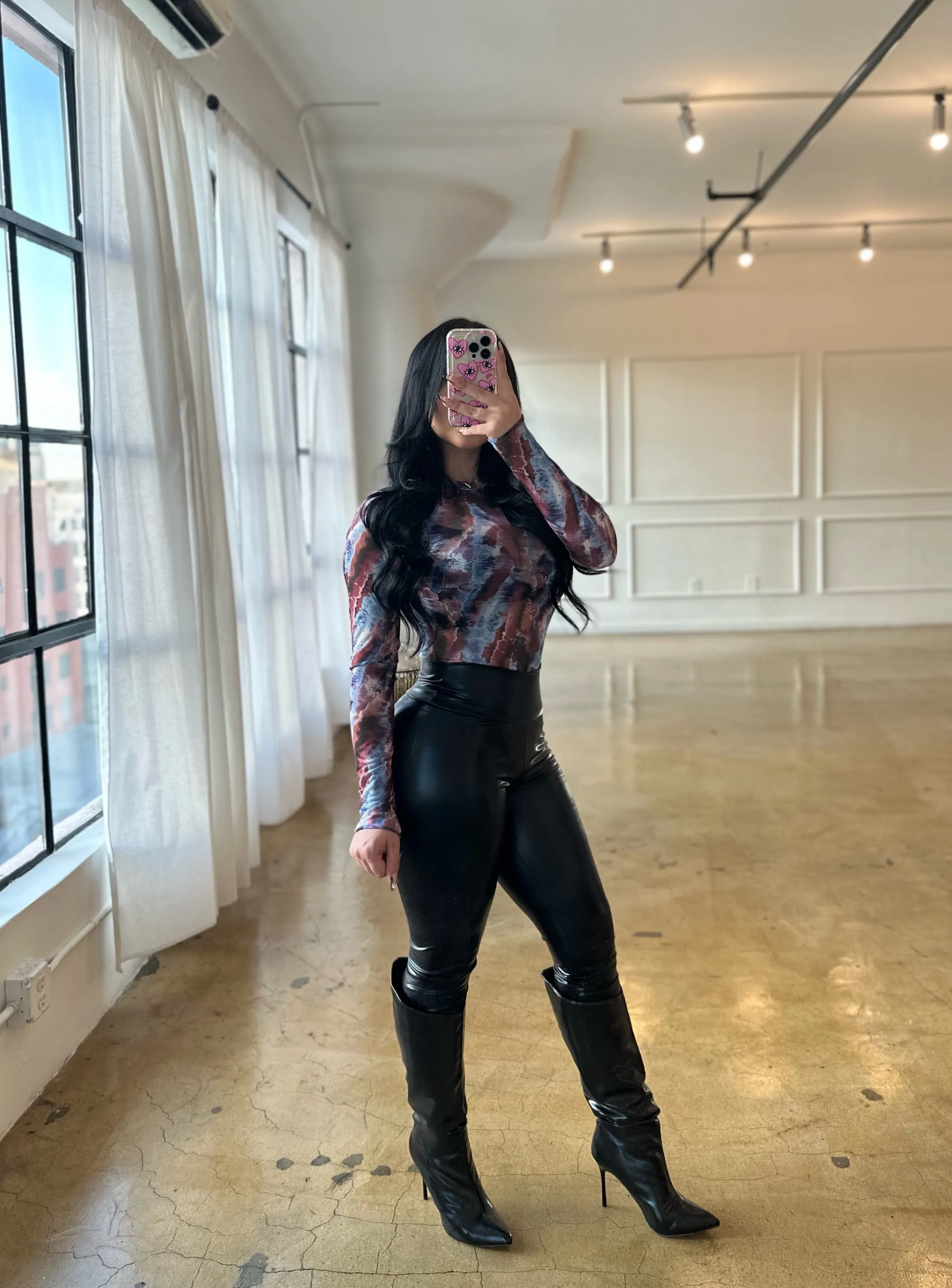 Gatubela Leggings sold by Valemi Boutique product image thumbnail 3