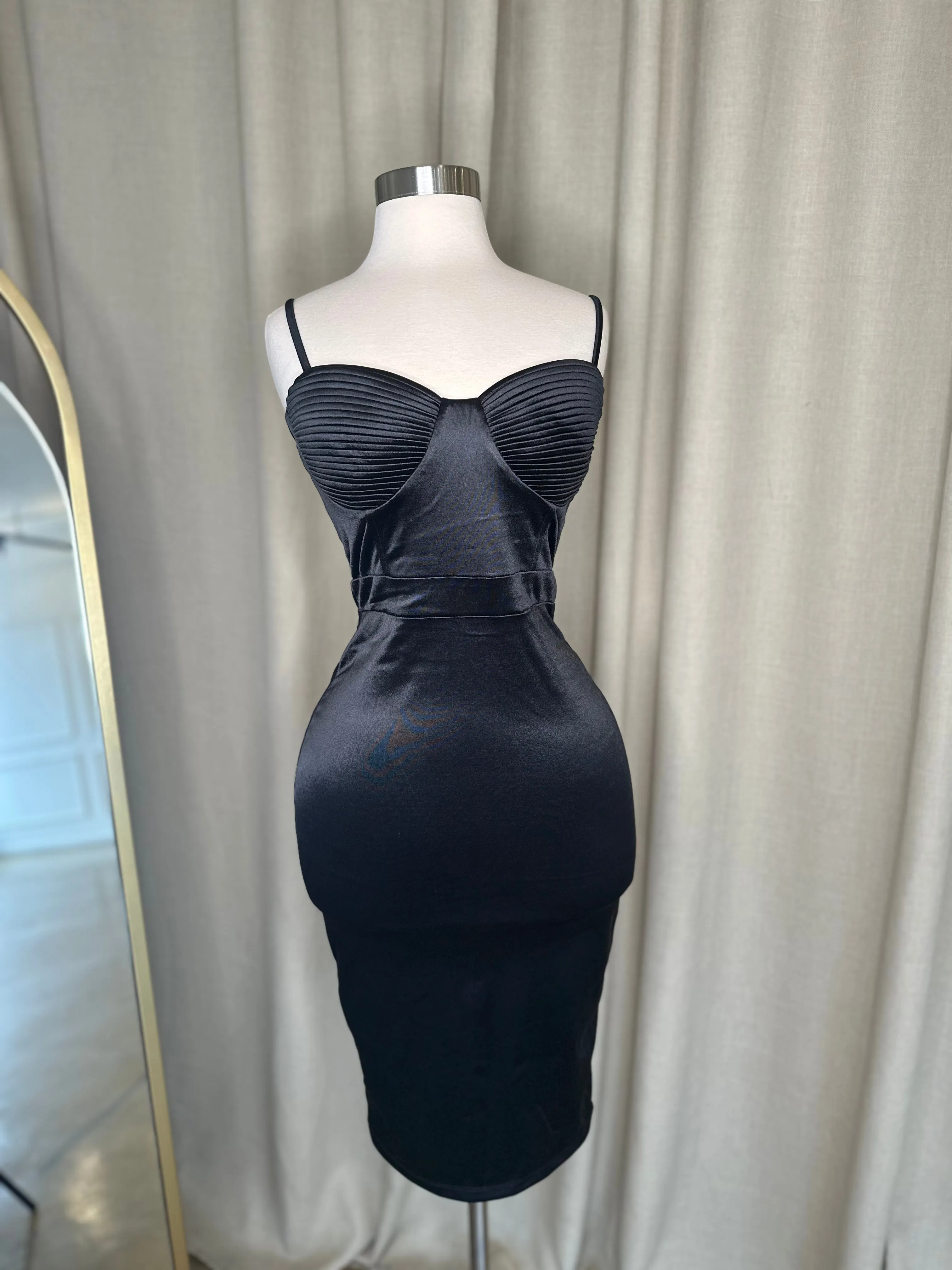 Delilah Dress - Black sold by Valemi Boutique product image thumbnail 2