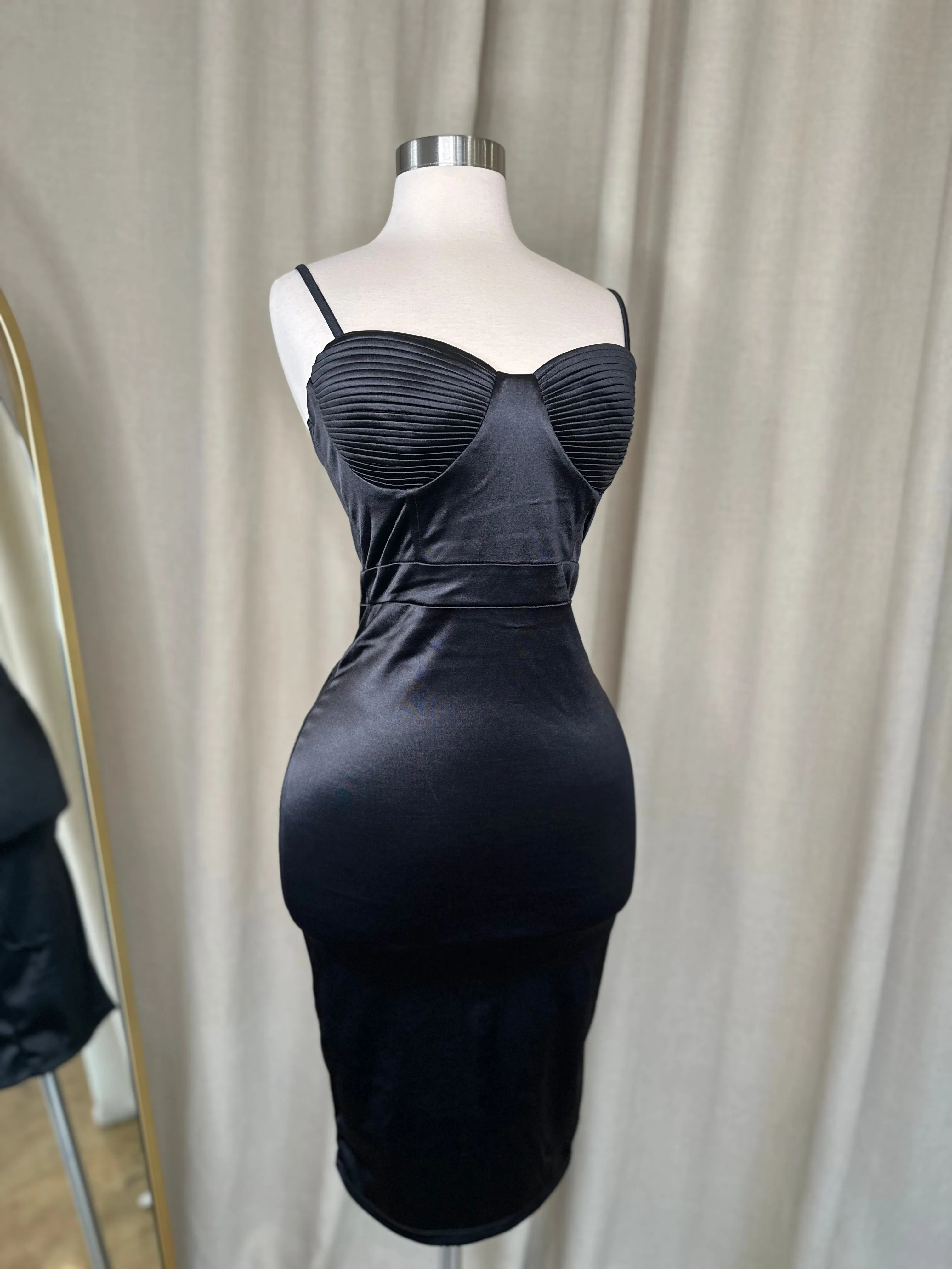 Delilah Dress - Black sold by Valemi Boutique product image thumbnail 3