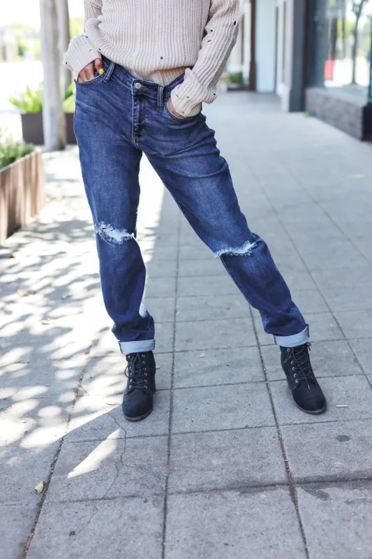 Judy Blue Medium Wash Mid Rise Distressed Slim Fit Jeans sold by Roxie’s Picks