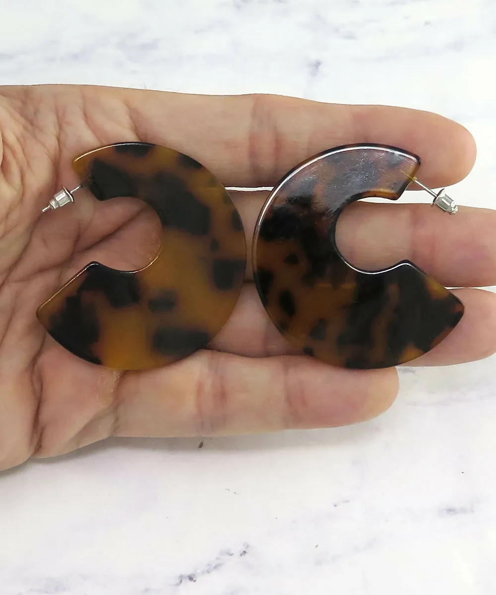 Lucite Tortoise Shell Hoop Earrings sold by Roxie’s Picks product image thumbnail 4