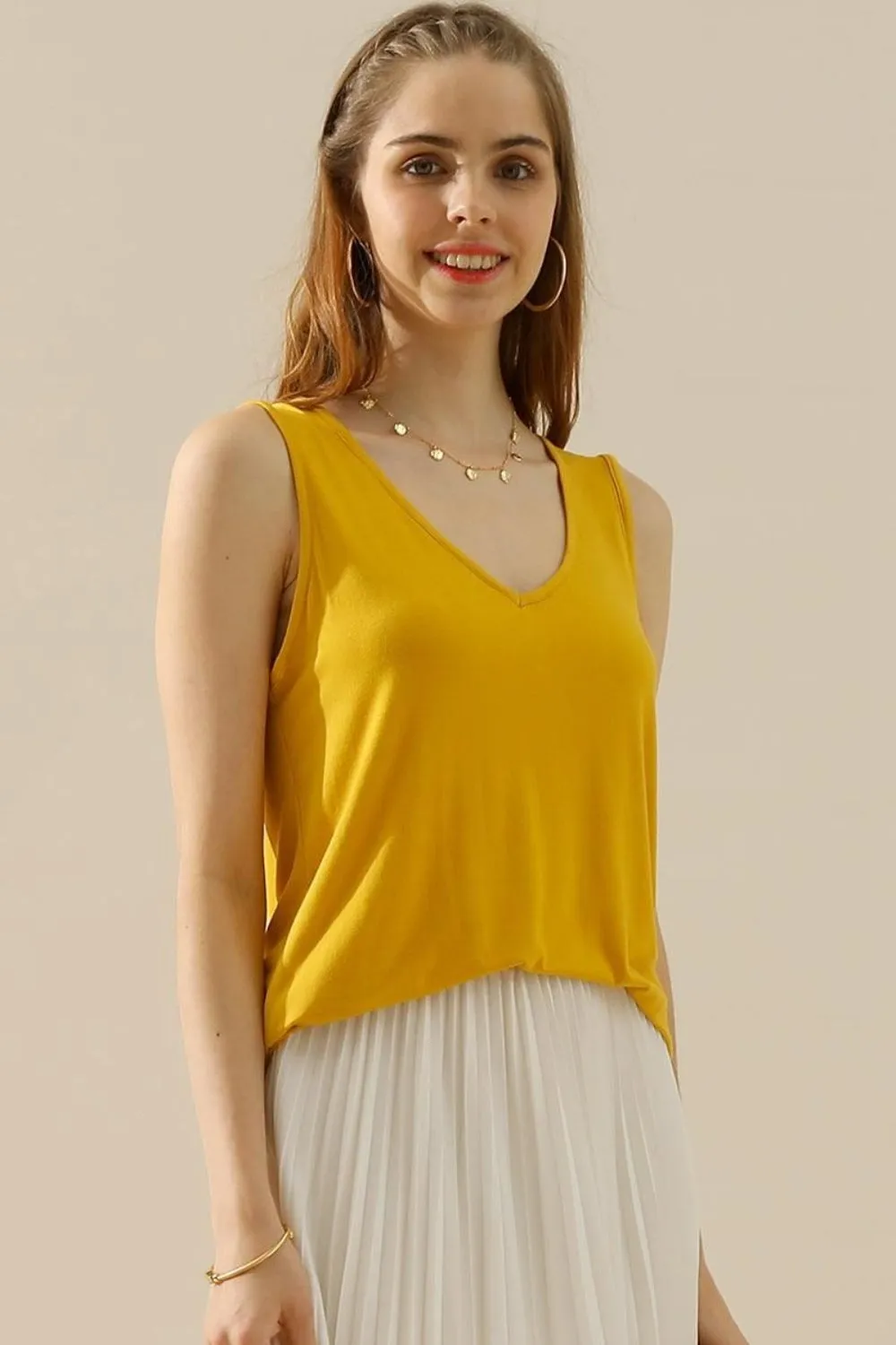 V-Neck Curved Hem Tank in 10 Colors sold by Roxie’s Picks product image thumbnail 2