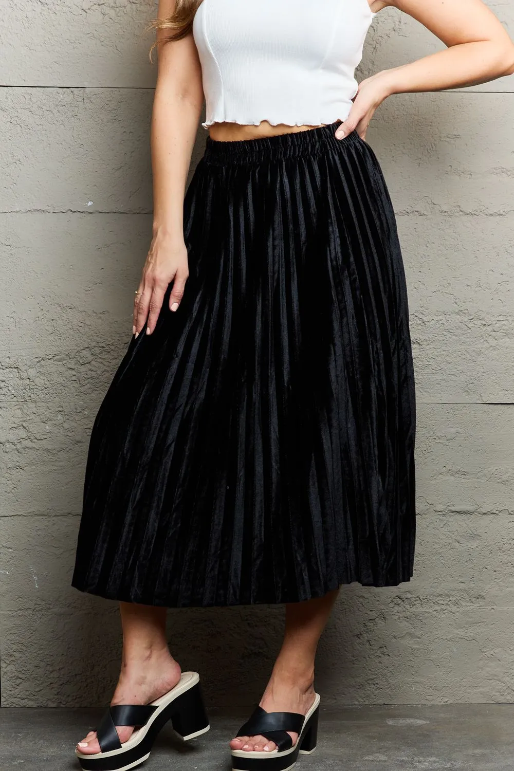 Black Accordion Pleated Flowy Midi Skirt sold by Roxie’s Picks product image thumbnail 3