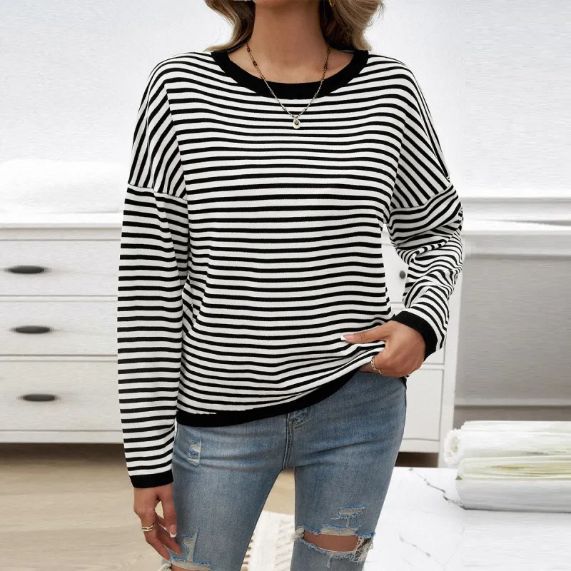 Contrast Charm Pullover sold by Roxie’s Picks