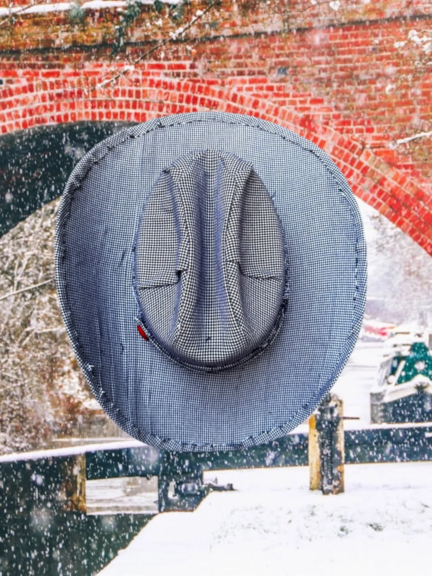 Troubadour sold by Zandria product image thumbnail 3