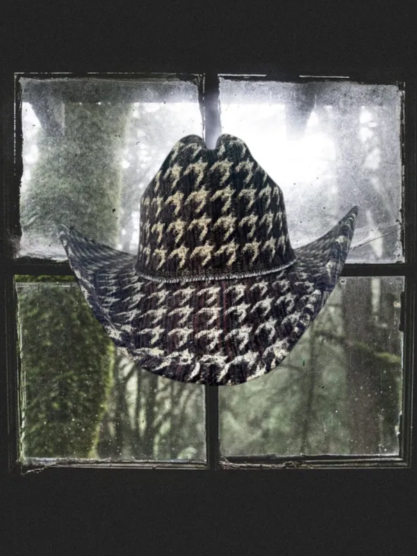 Chestnut Hound sold by Zandria