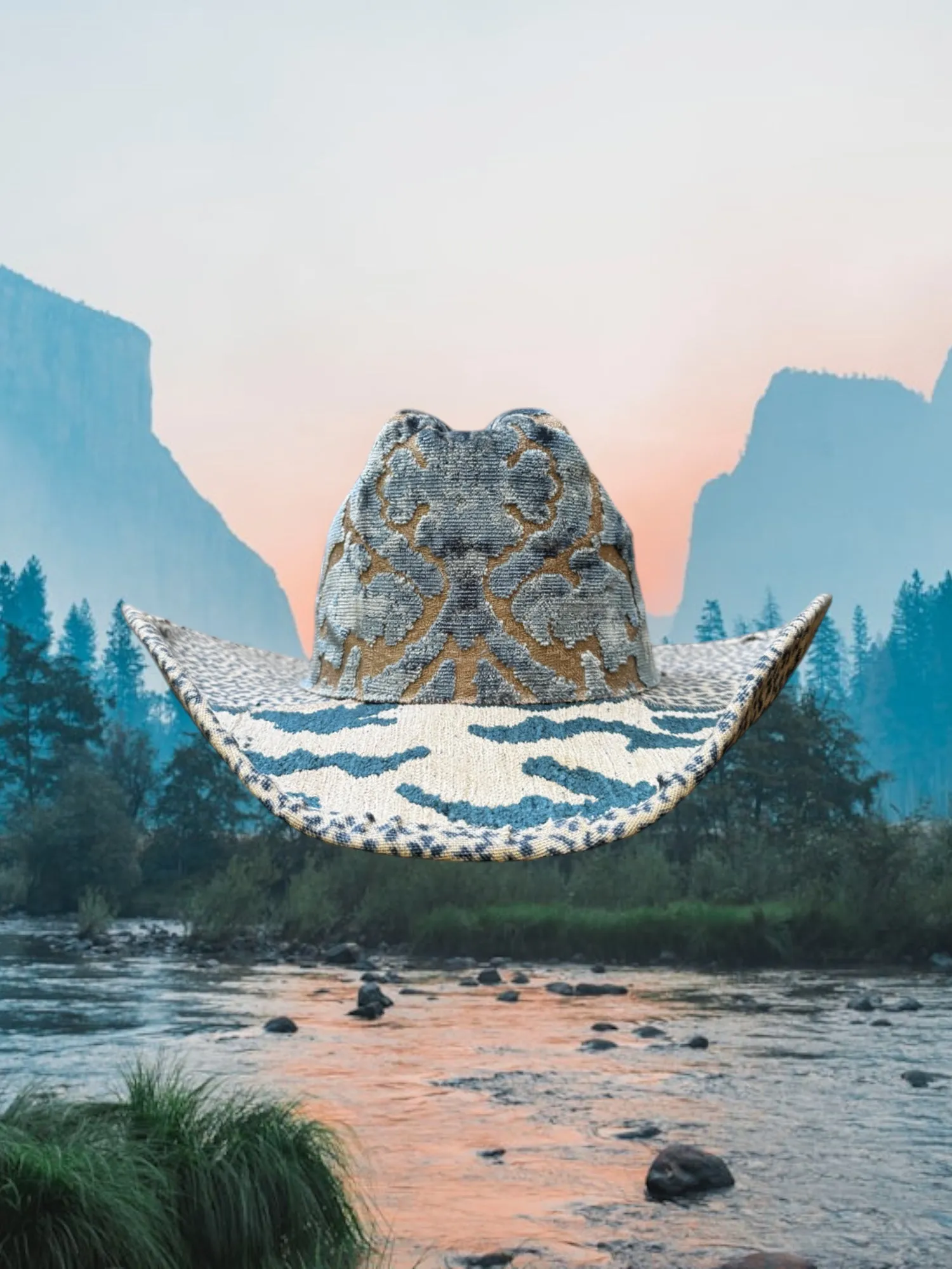 Sapphire Safari sold by Zandria