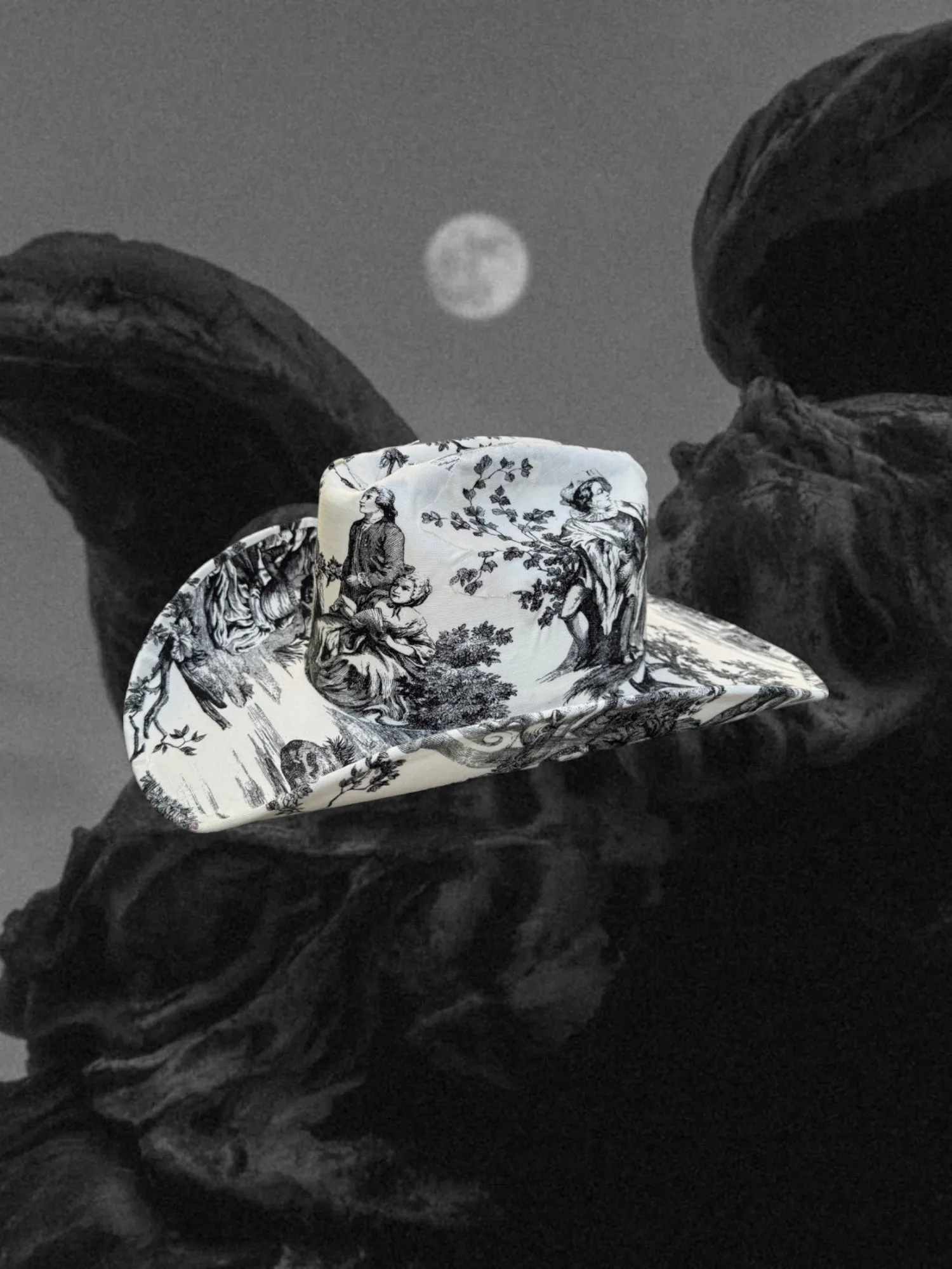 Noir Toile sold by Zandria product image thumbnail 2
