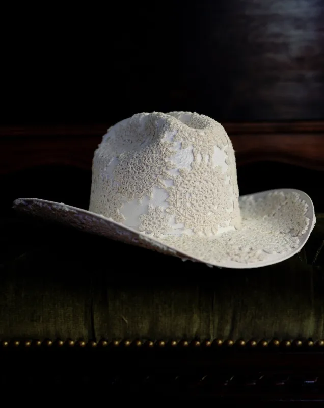 Aline sold by Zandria