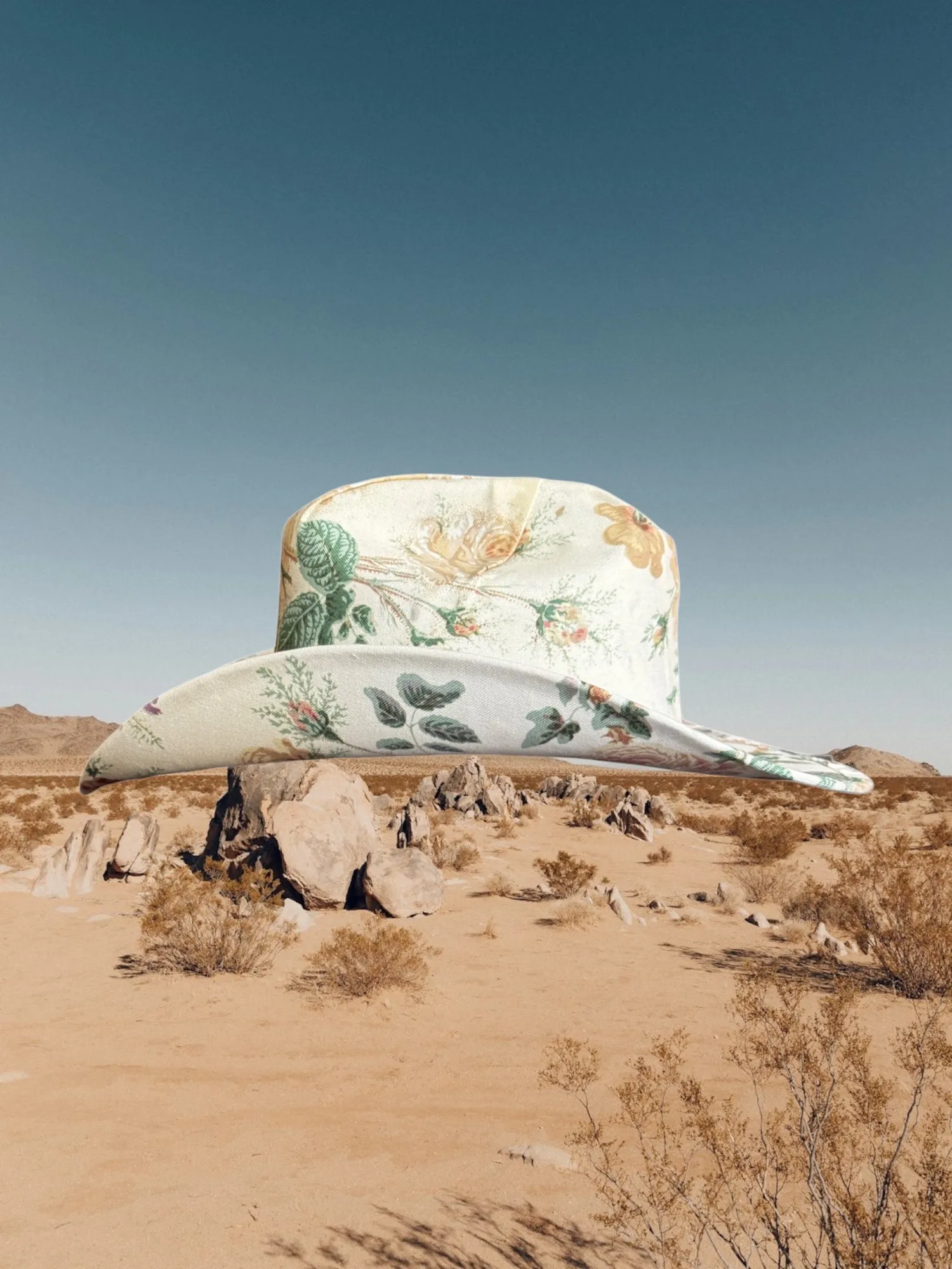 Mesa Muse sold by Zandria product image thumbnail 3