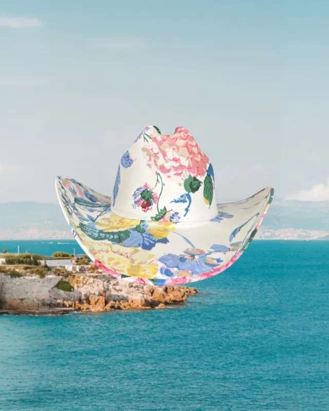 Amalfi Bloom sold by Zandria