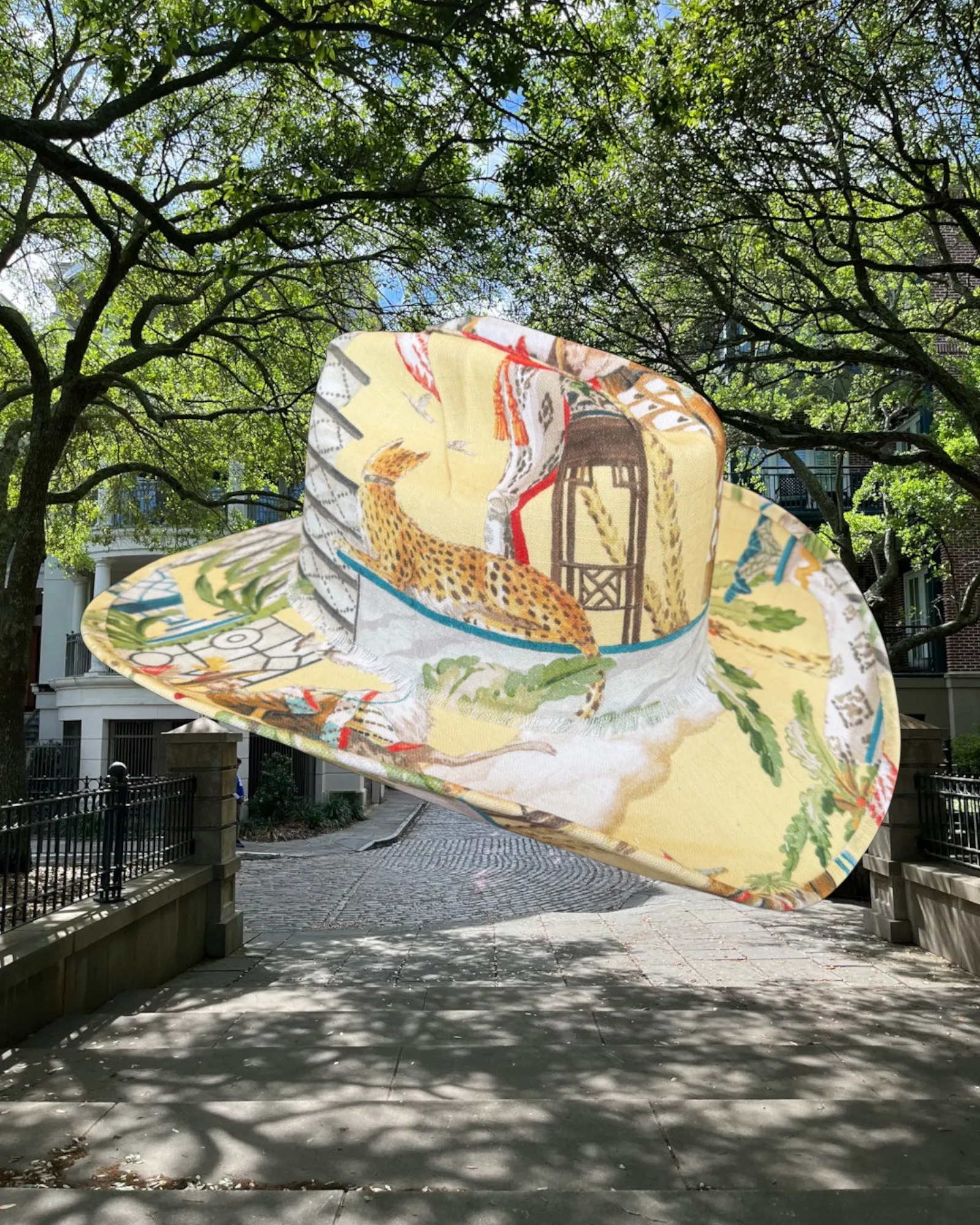 Drawing Room Butter sold by Zandria product image thumbnail 3