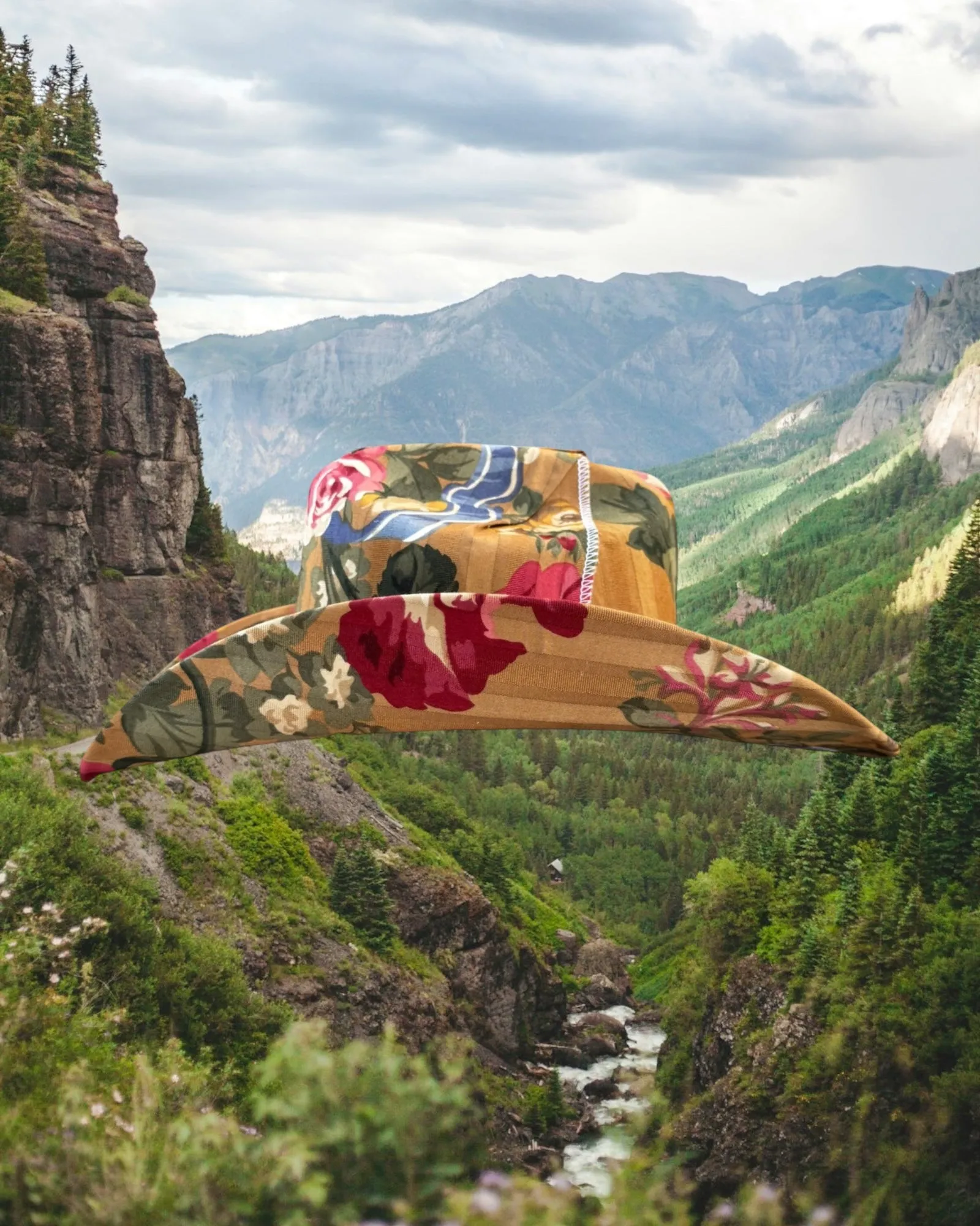 Amber Conservatory sold by Zandria product image thumbnail 3