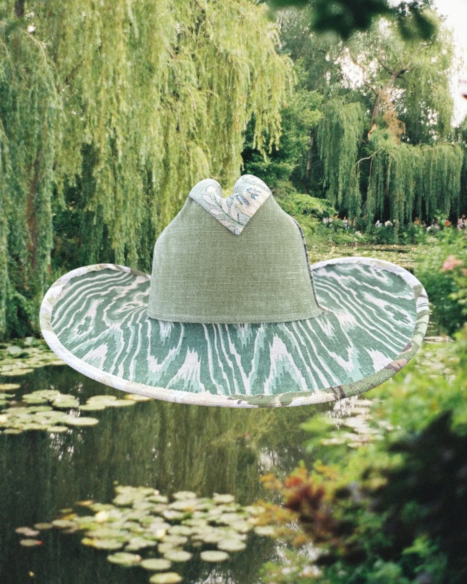 Willow Room sold by Zandria product image thumbnail 3