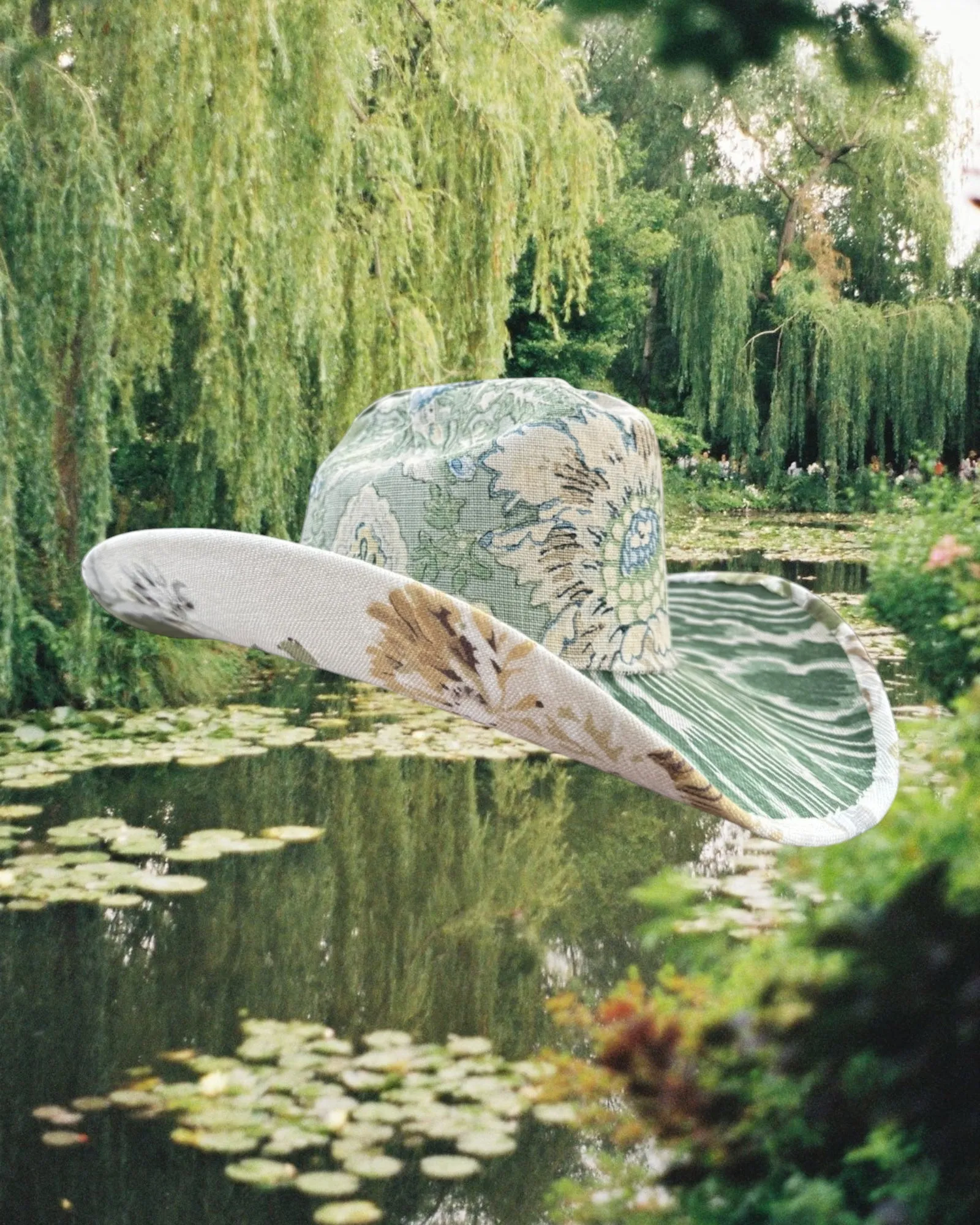 Willow Room sold by Zandria product image thumbnail 2