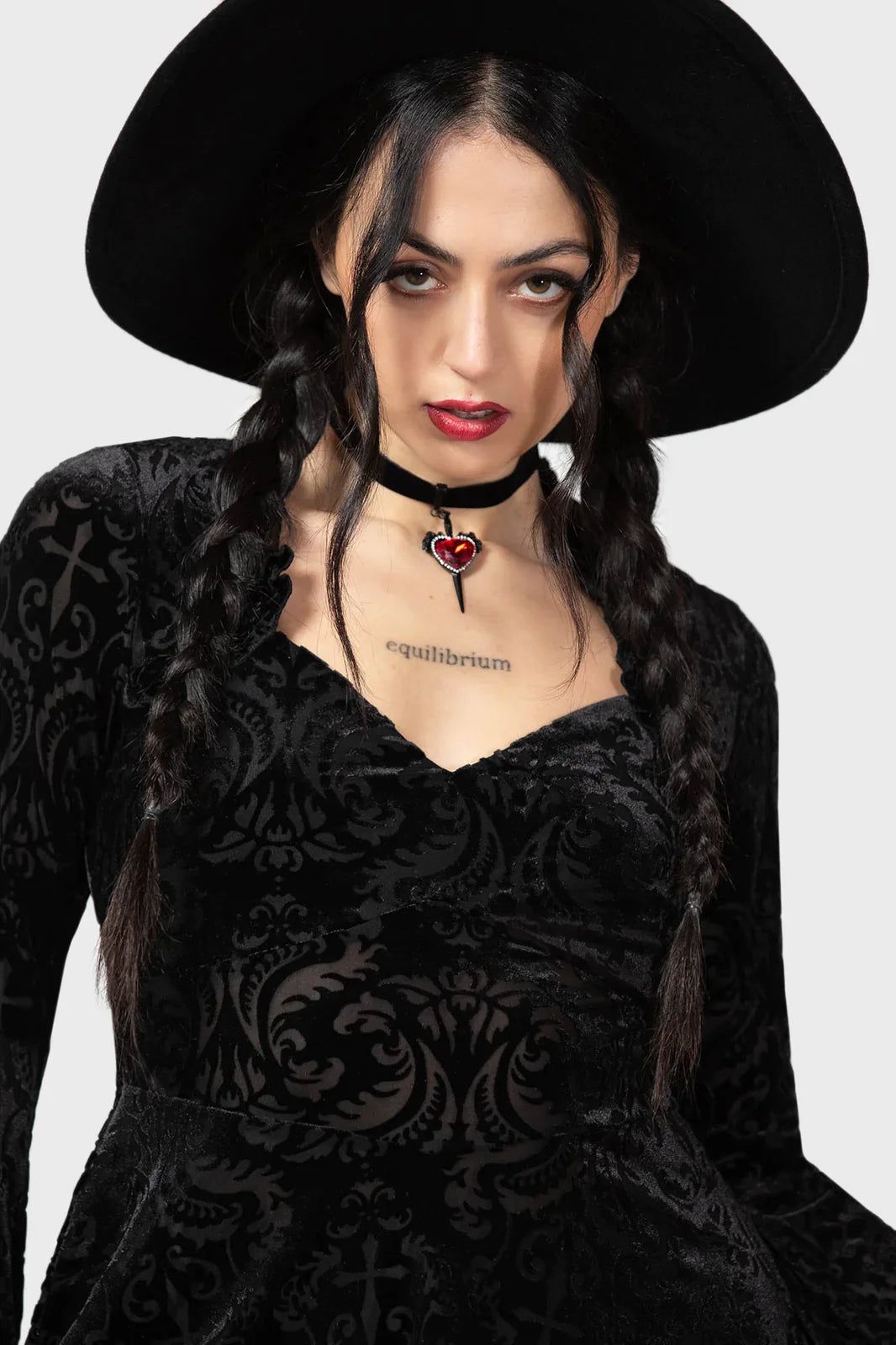 Lady of Sorrows Dress sold by Vampire Freaks product image thumbnail 2