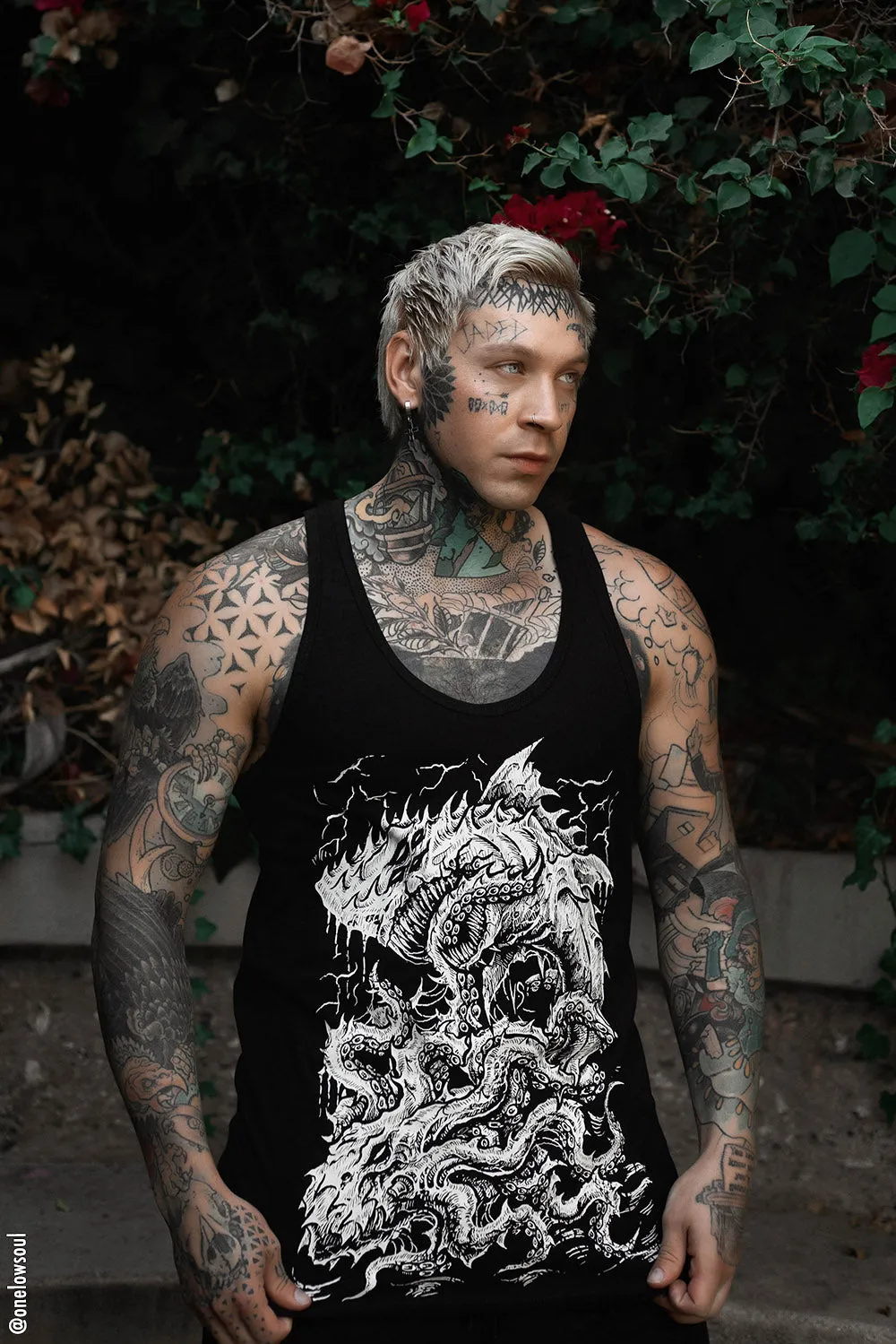 Megalodon vs The Kraken T-shirt sold by Vampire Freaks product image thumbnail 2