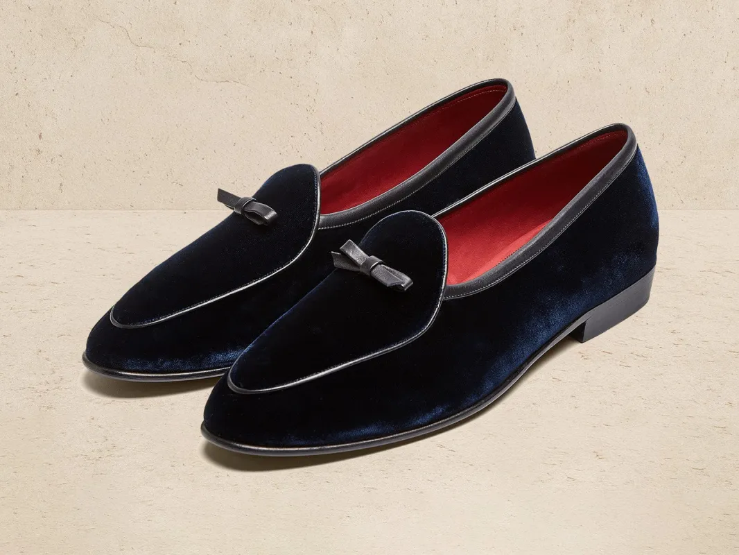 Sagan Bow in Midnight Navy Velvet made by Baudoin & Lange