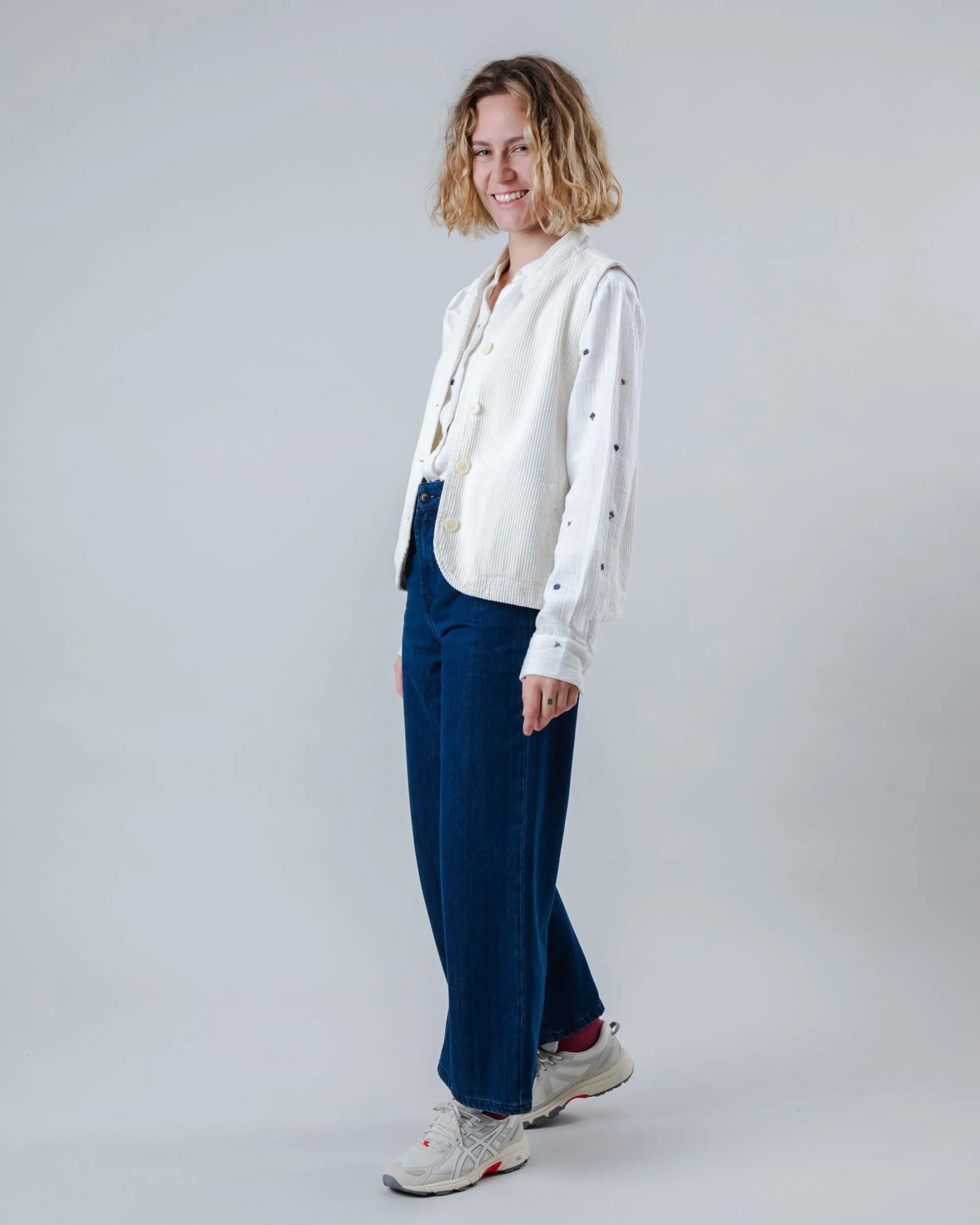 Corduroy Pleated Vest Ecru sold by Brava Fabrics product image thumbnail 3
