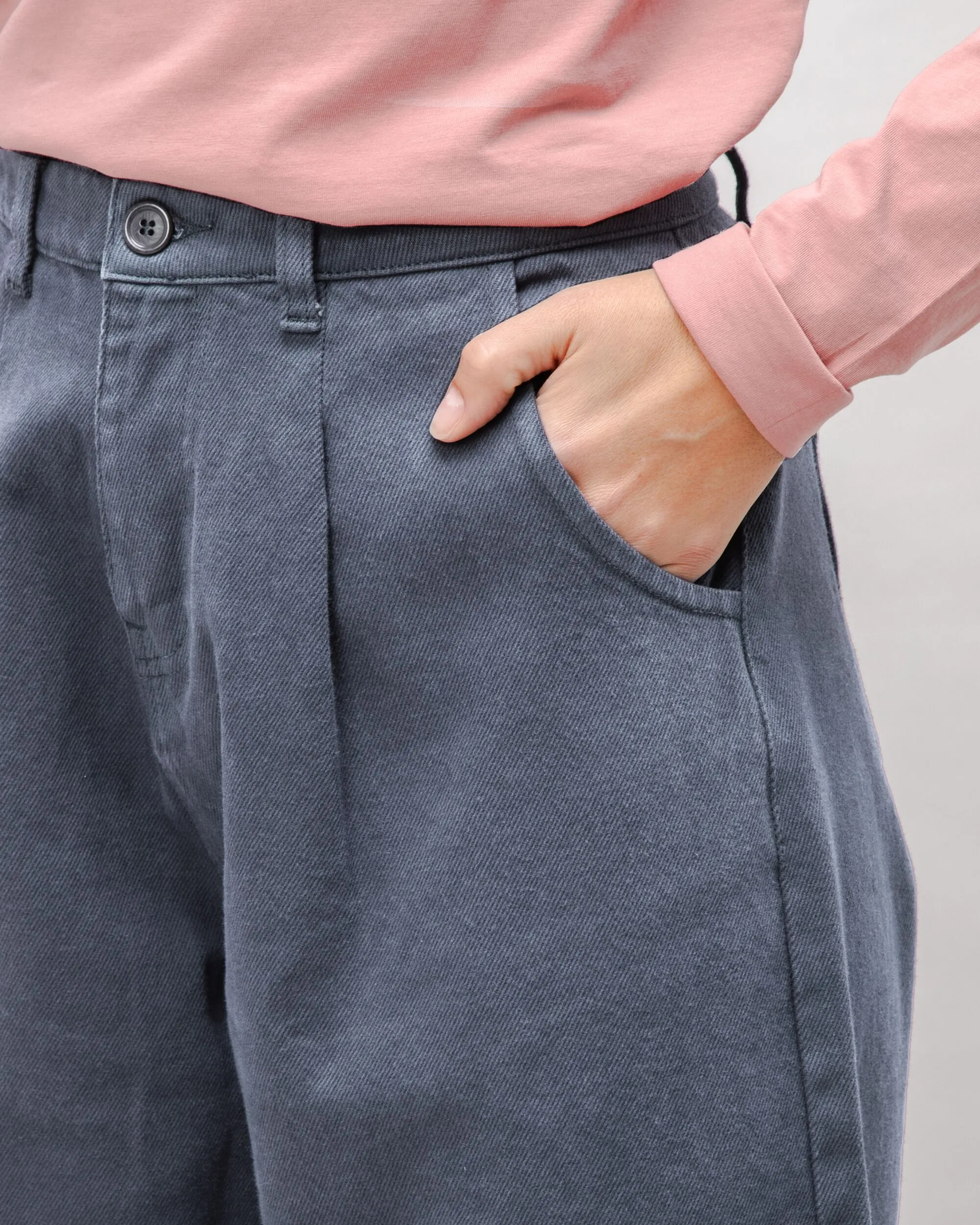 Pegged Cotton Twill Pants Dark Grey sold by Brava Fabrics product image thumbnail 4