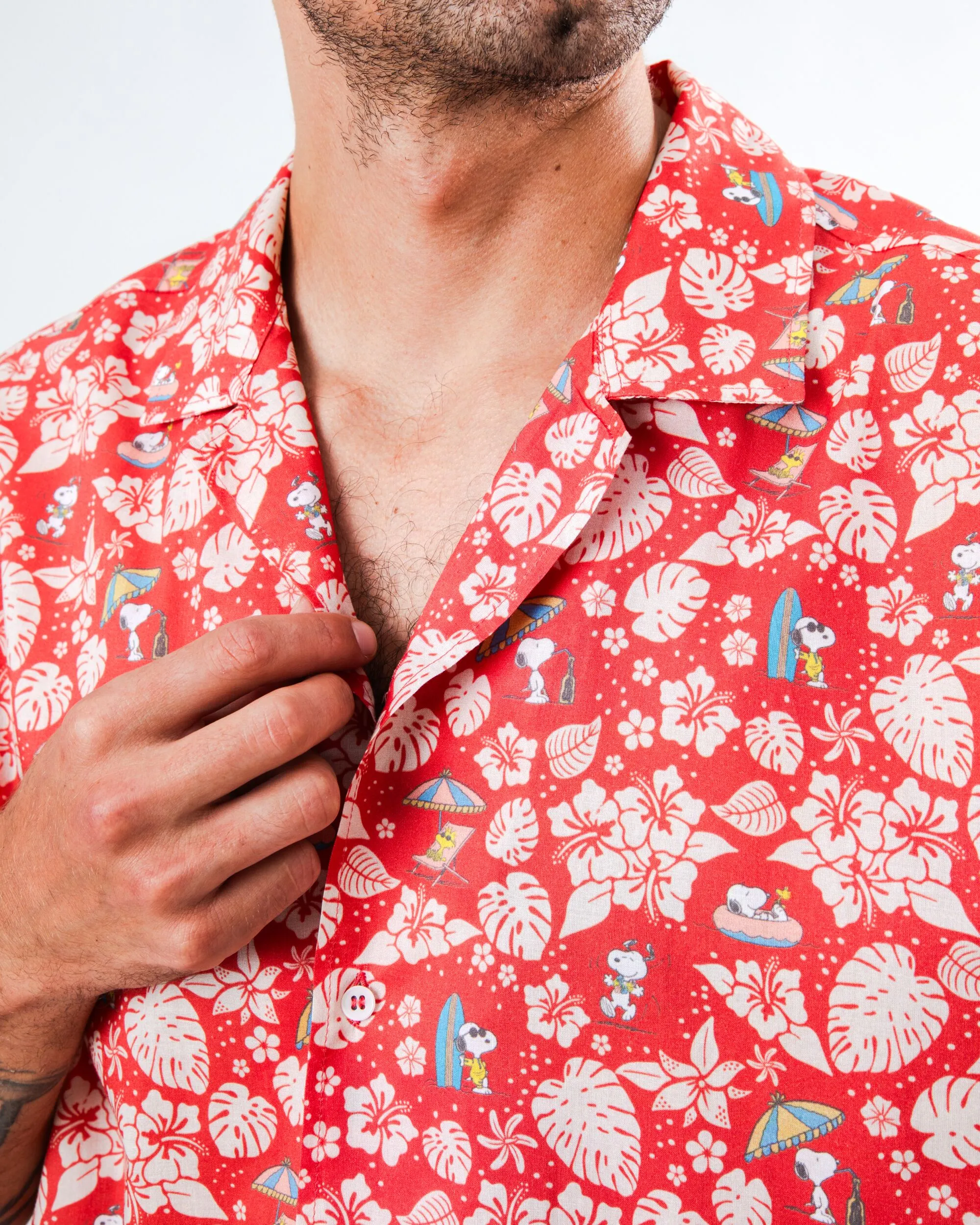 Peanuts Tropical Aloha Red sold by Brava Fabrics product image thumbnail 4