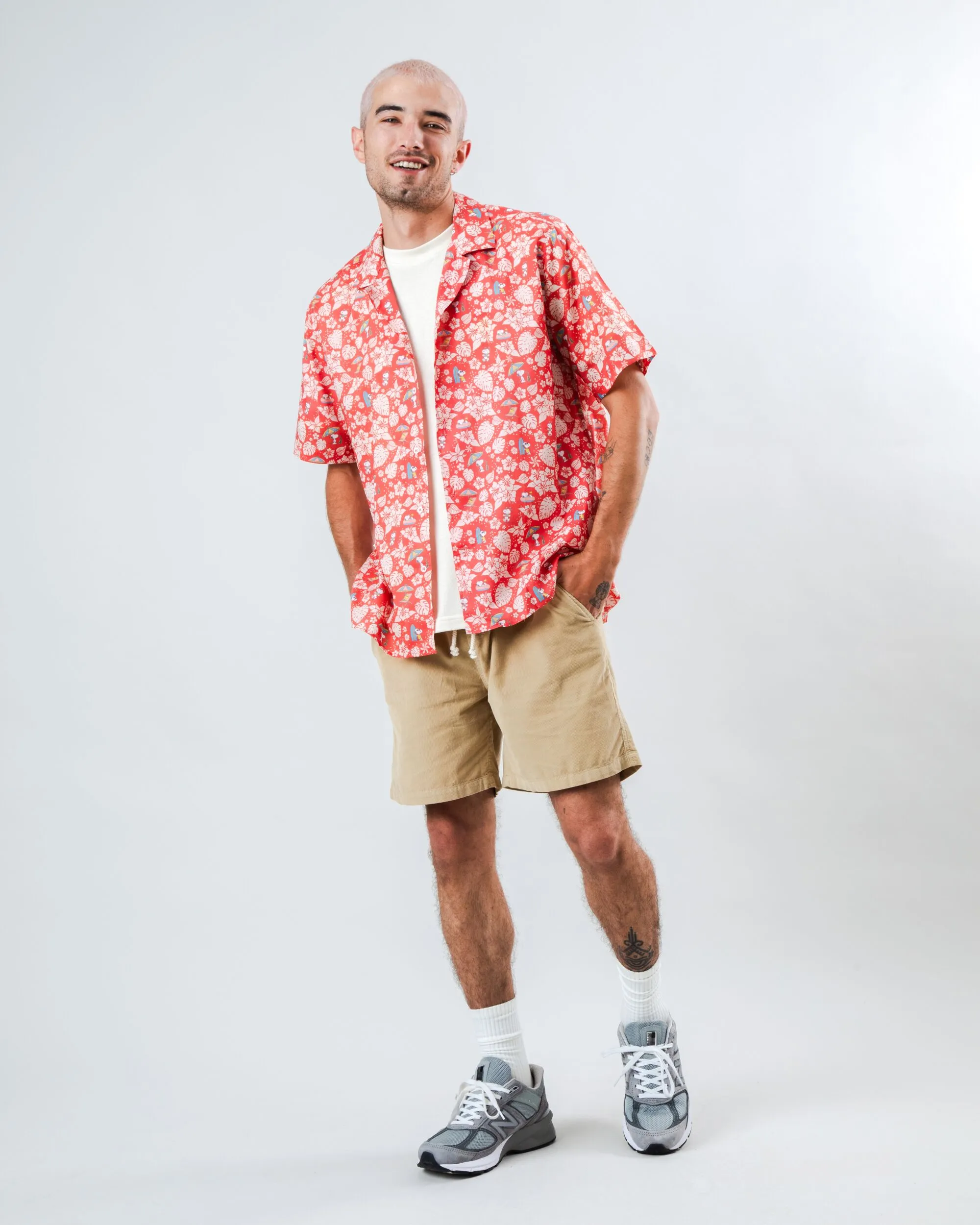 Peanuts Tropical Aloha Red sold by Brava Fabrics product image thumbnail 3