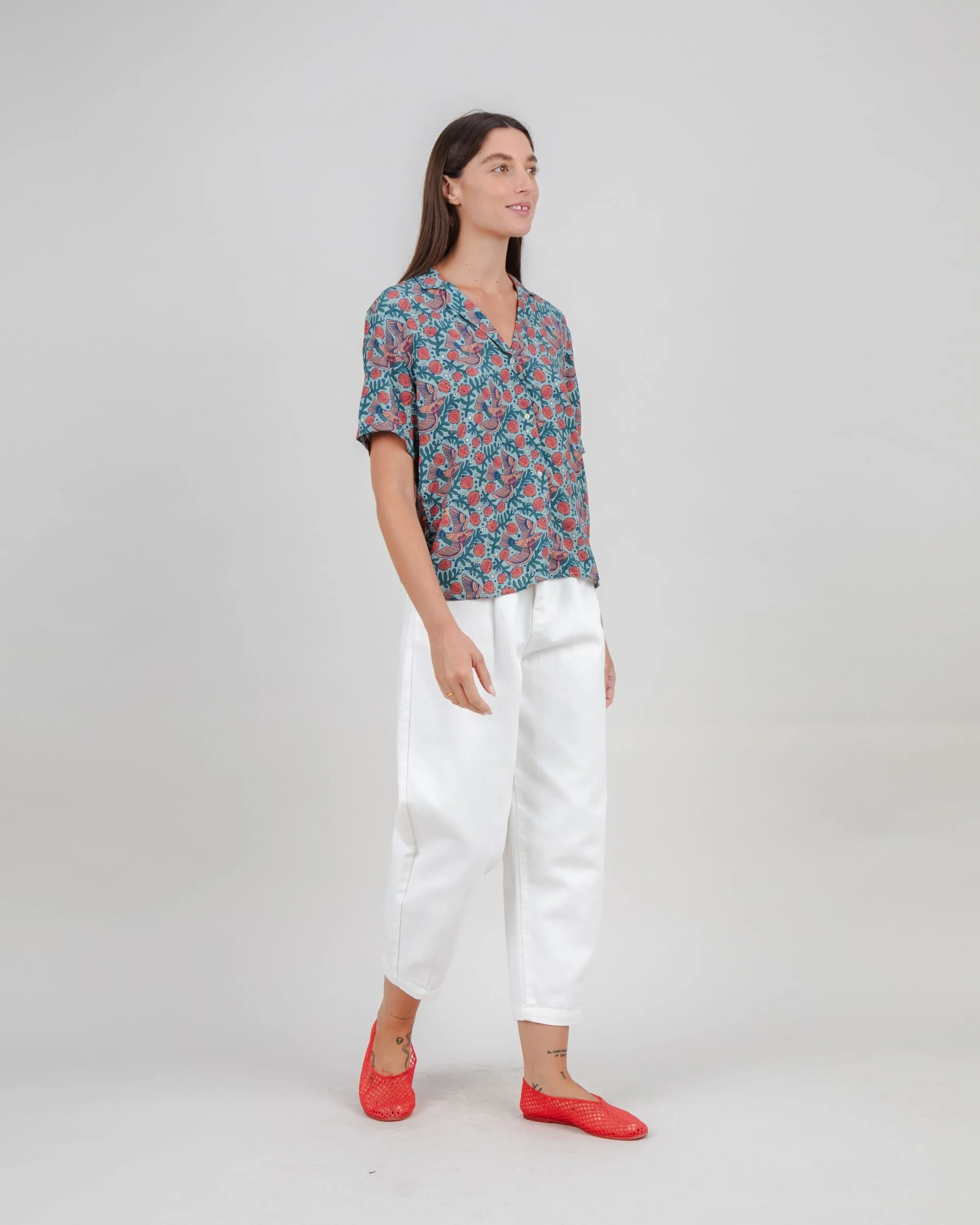 Asis Percales Passerine Aloha Blouse Mist sold by Brava Fabrics product image thumbnail 3