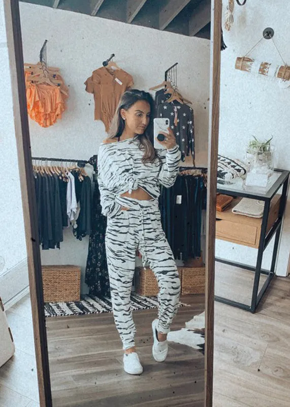 Lounge Set Mustard Ikat sold by Fornia product image thumbnail 2