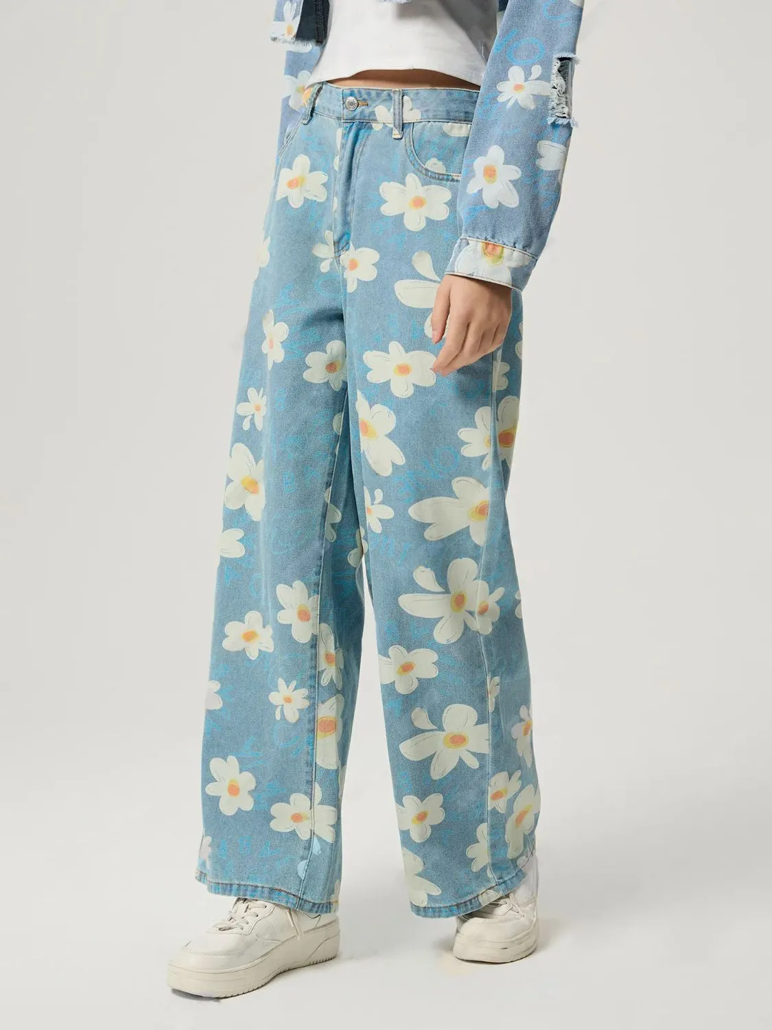 Pocketed Floral Wide Leg Jeans sold by Unique Kulture product image thumbnail 4