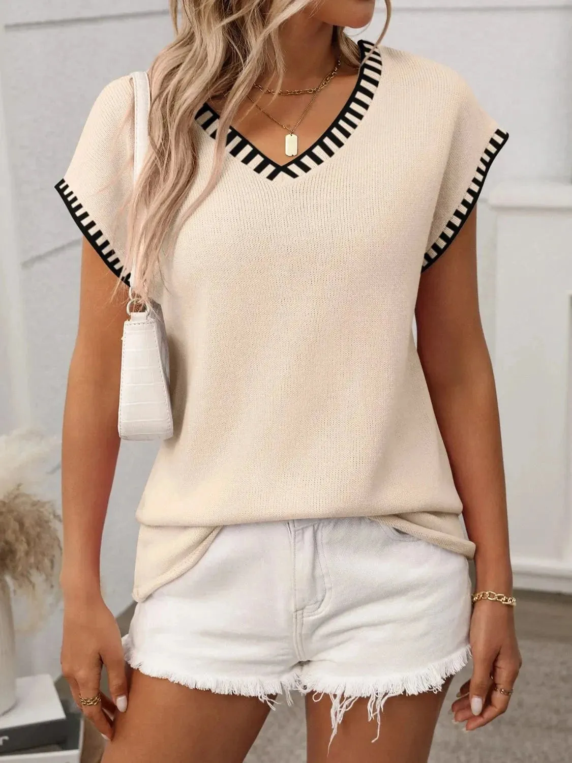 Contrast Trim V-Neck Knit Top sold by Unique Kulture product image thumbnail 2