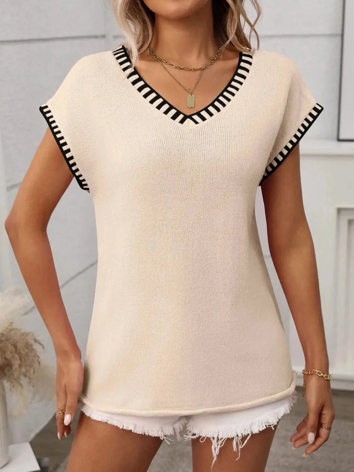 Contrast Trim V-Neck Knit Top sold by Unique Kulture product image thumbnail 4