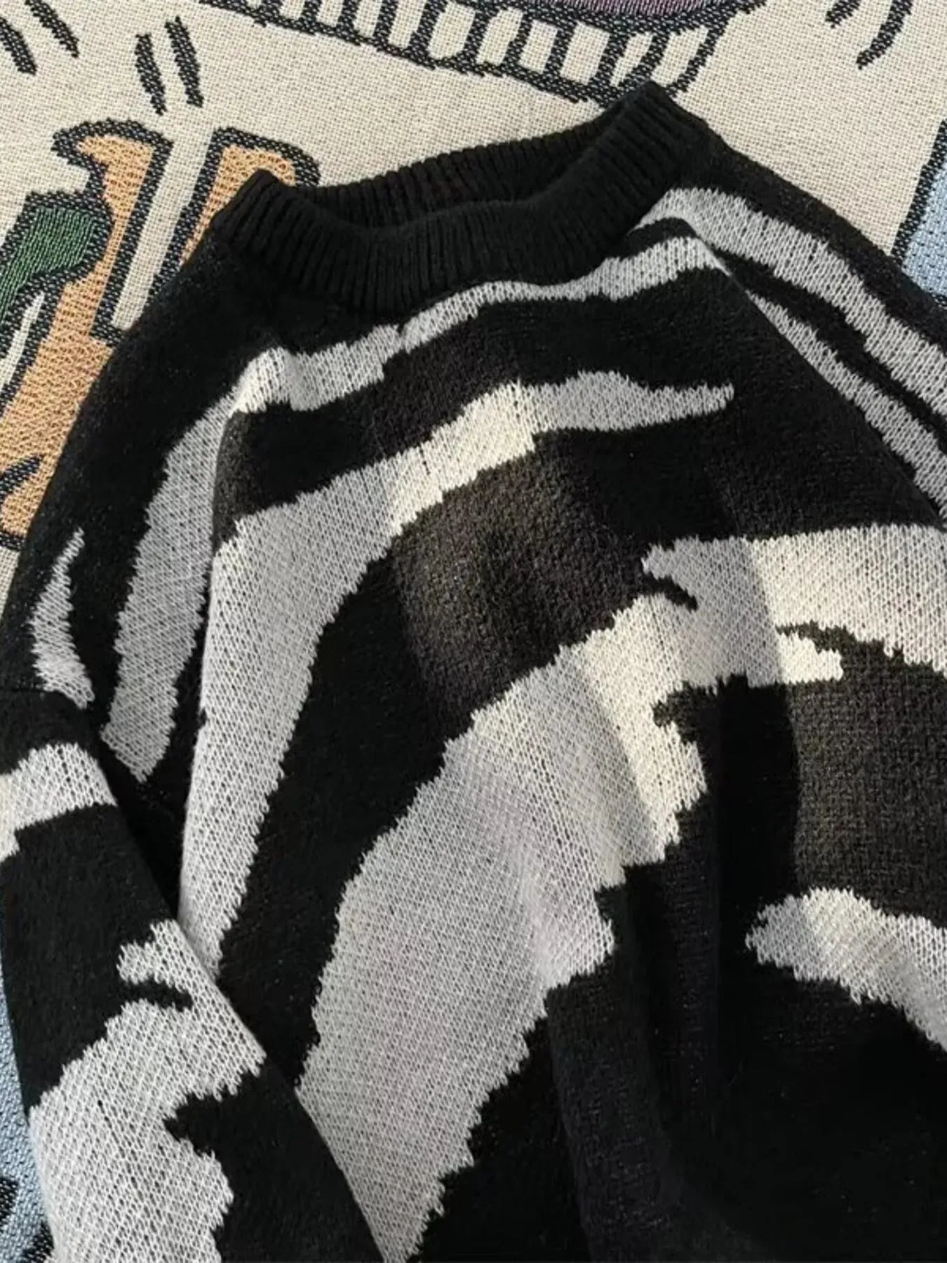 Men's Contrast Round Neck Sweater sold by Unique Kulture product image thumbnail 3