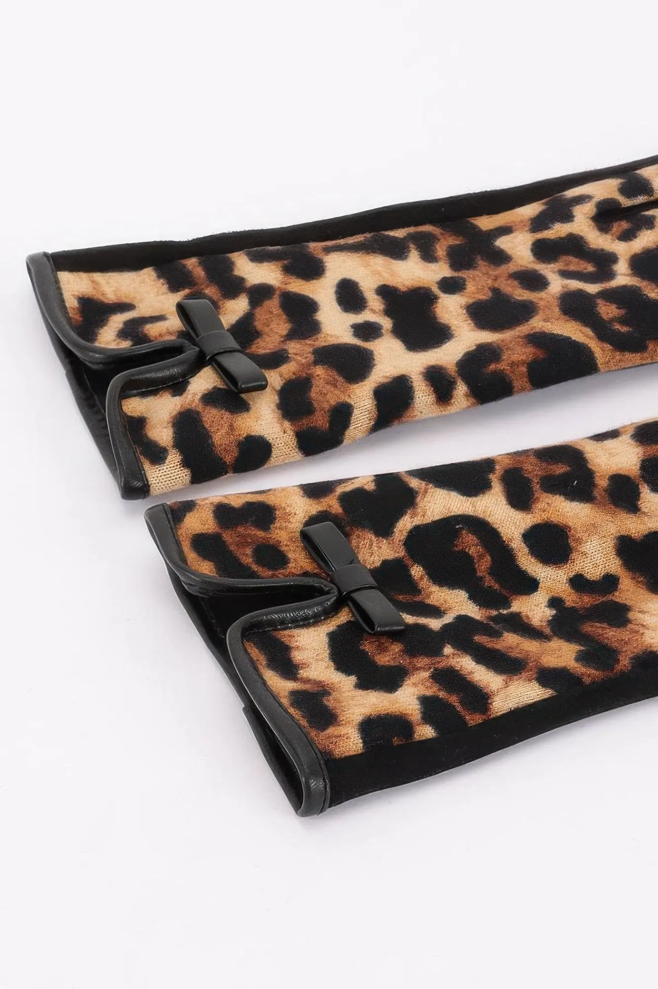Leopard Print Knitted Gloves sold by Unique Kulture product image thumbnail 2