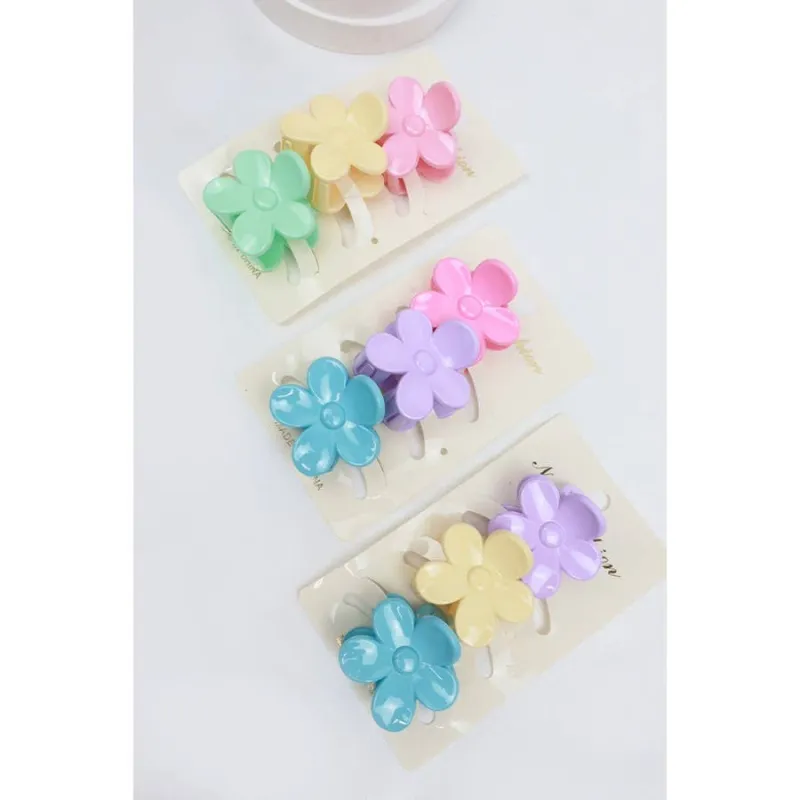 Flower Mini Hair Claw Set made by Magnolia & Oak
