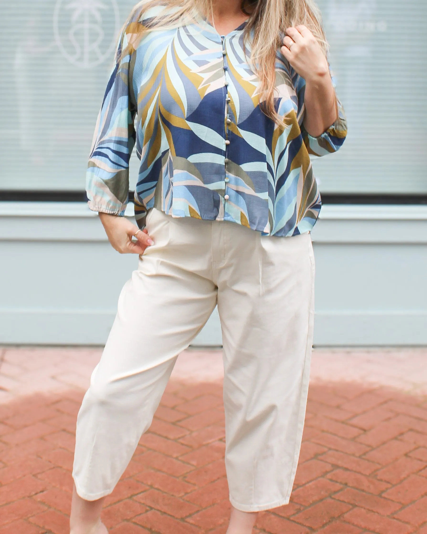 Audrey Cropped Barrel Jeans sold by Magnolia & Oak product image thumbnail 4