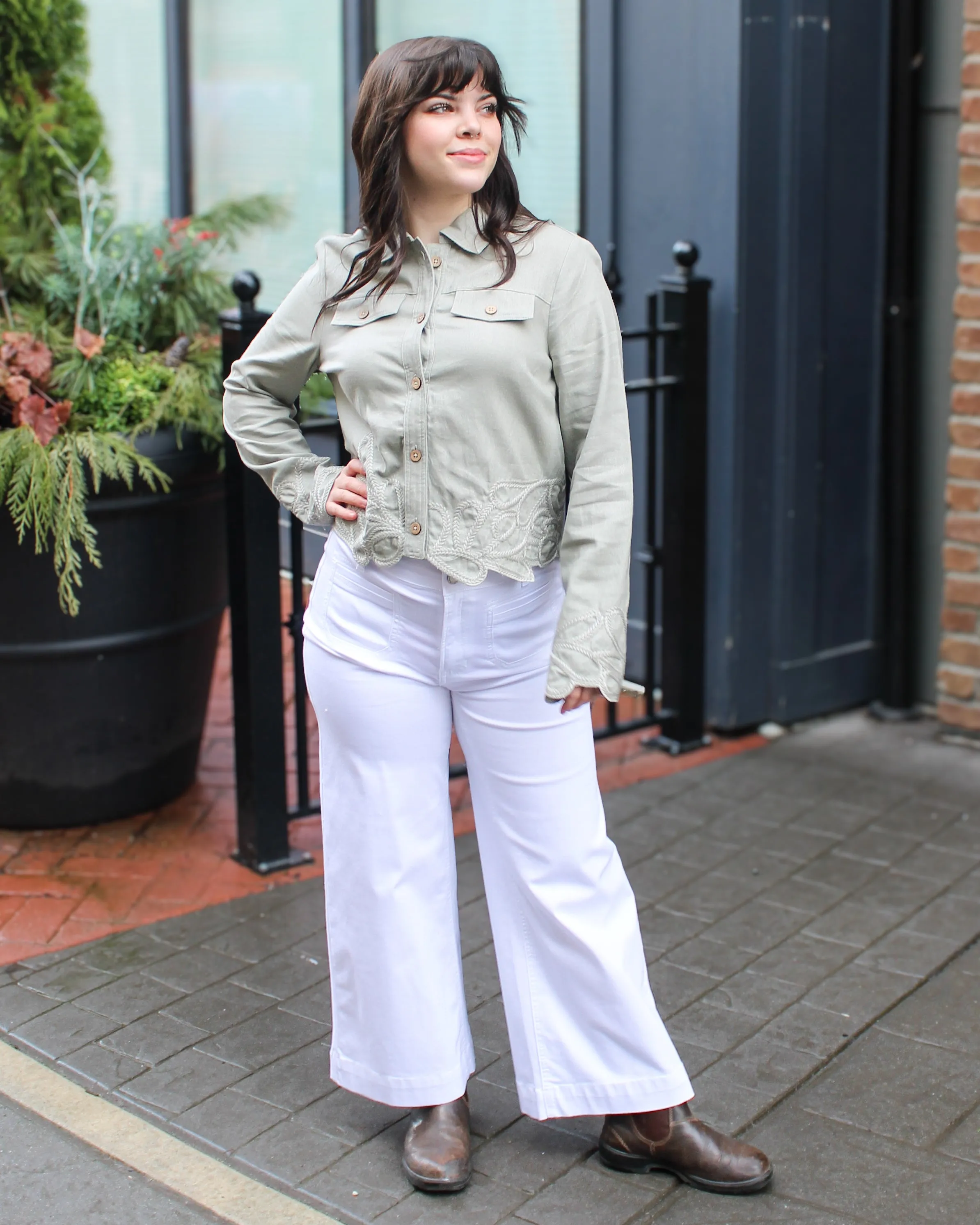 Cropped Flare Patch Pocket Twill Pant sold by Magnolia & Oak product image thumbnail 4