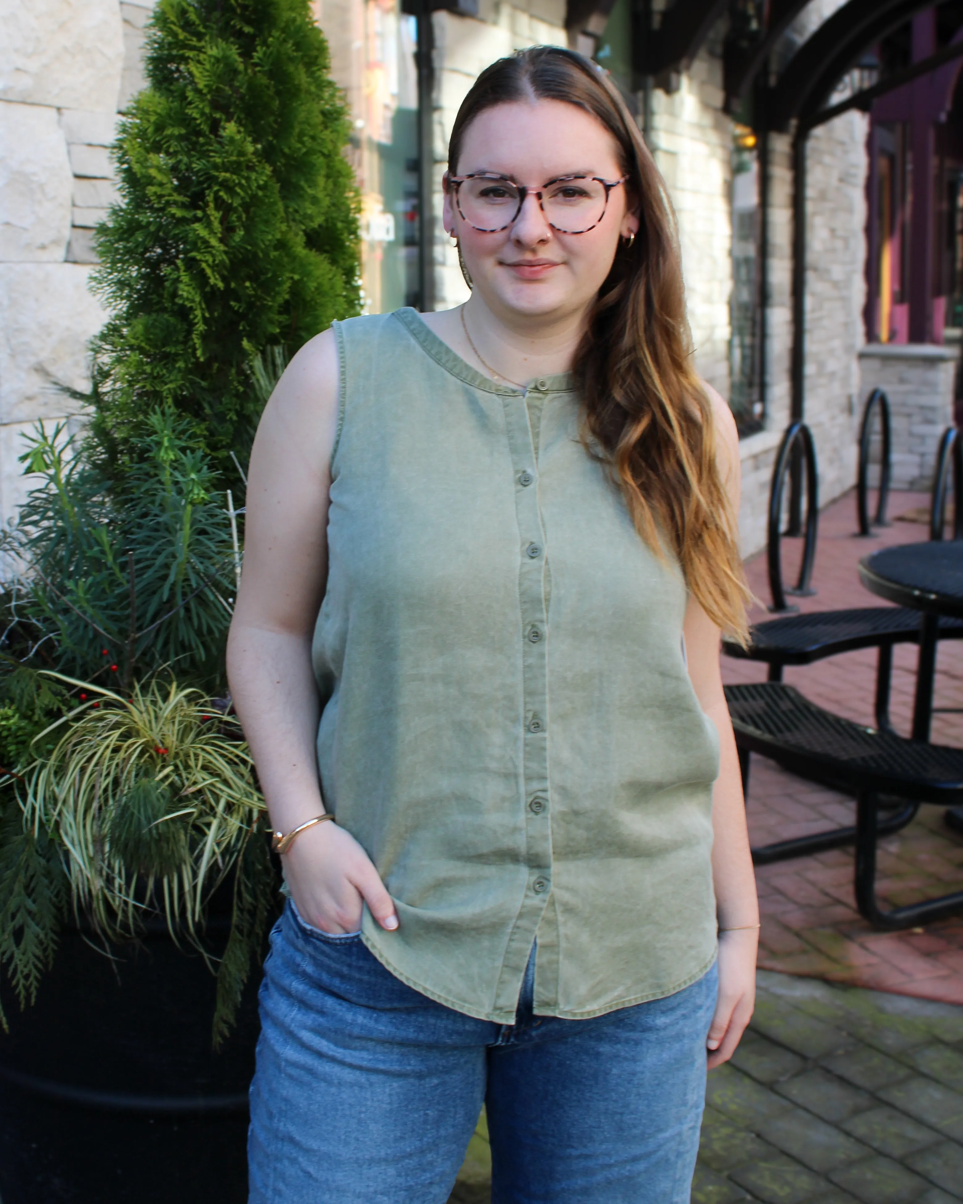 Flowy Sleeveless Button Up Blouse sold by Magnolia & Oak product image thumbnail 4