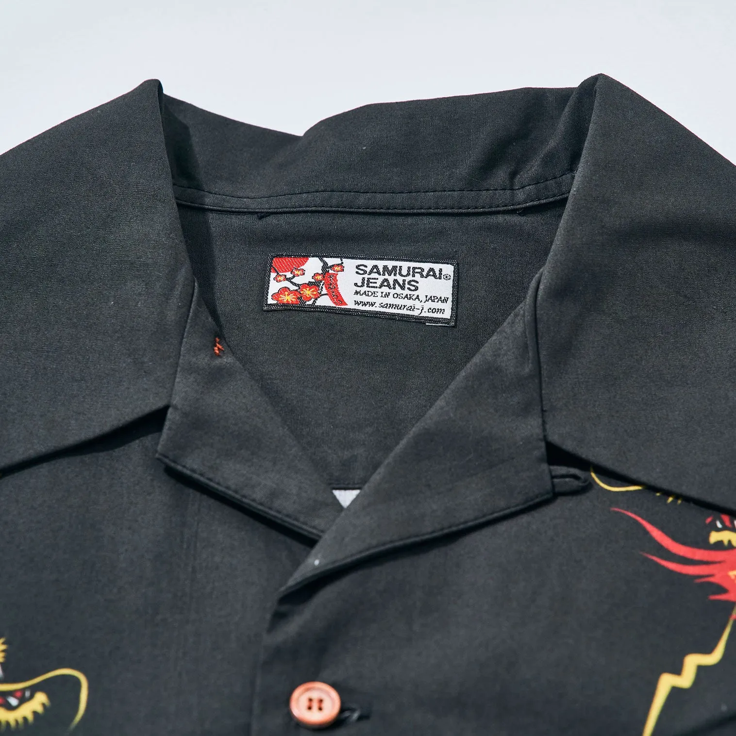 SSA24-01 DRAGON MOTIF HAWAIIAN SHIRT sold by Samurai Jeans product image thumbnail 3