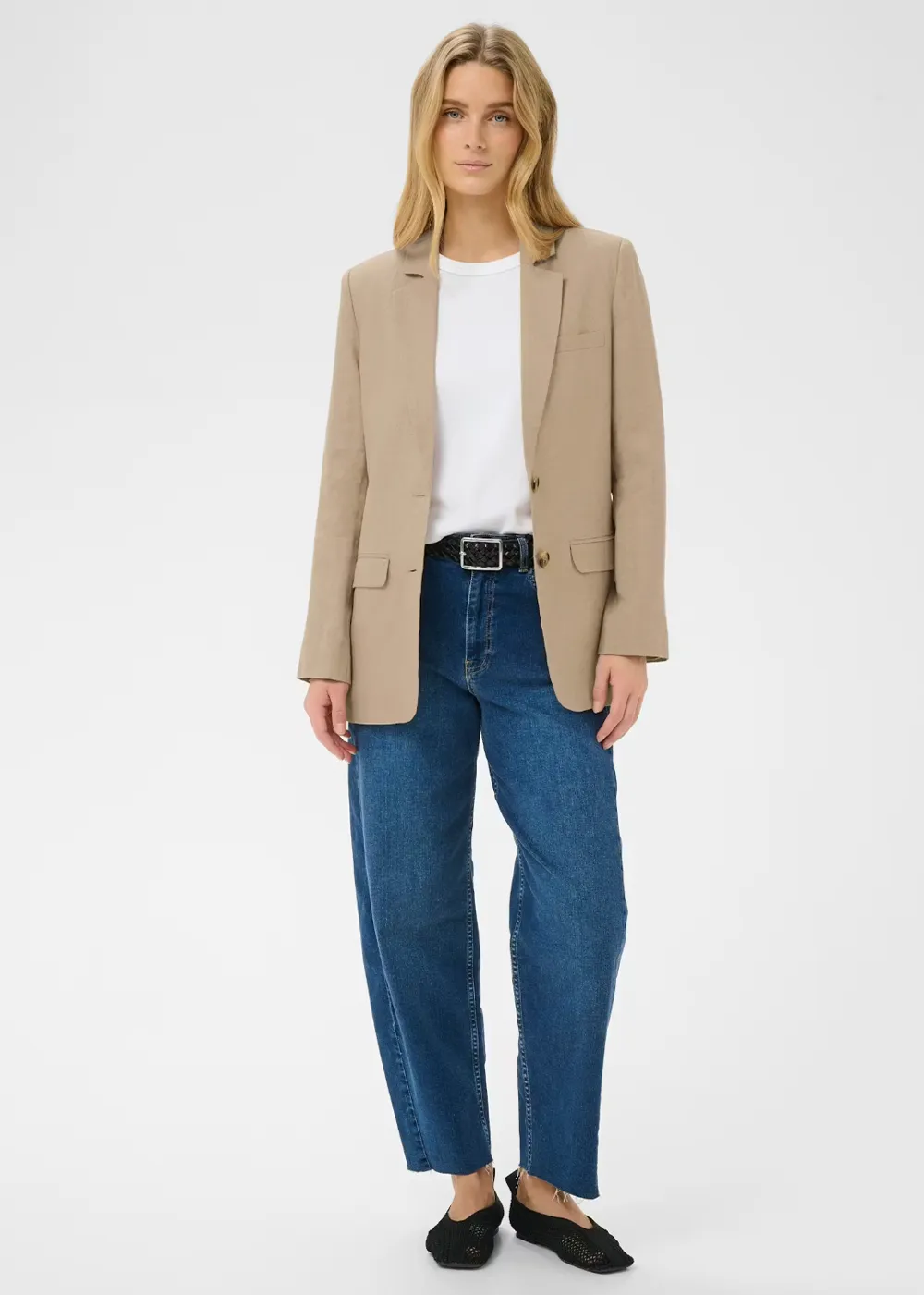 Nyan Linen Blazer sold by Danali product image thumbnail 2