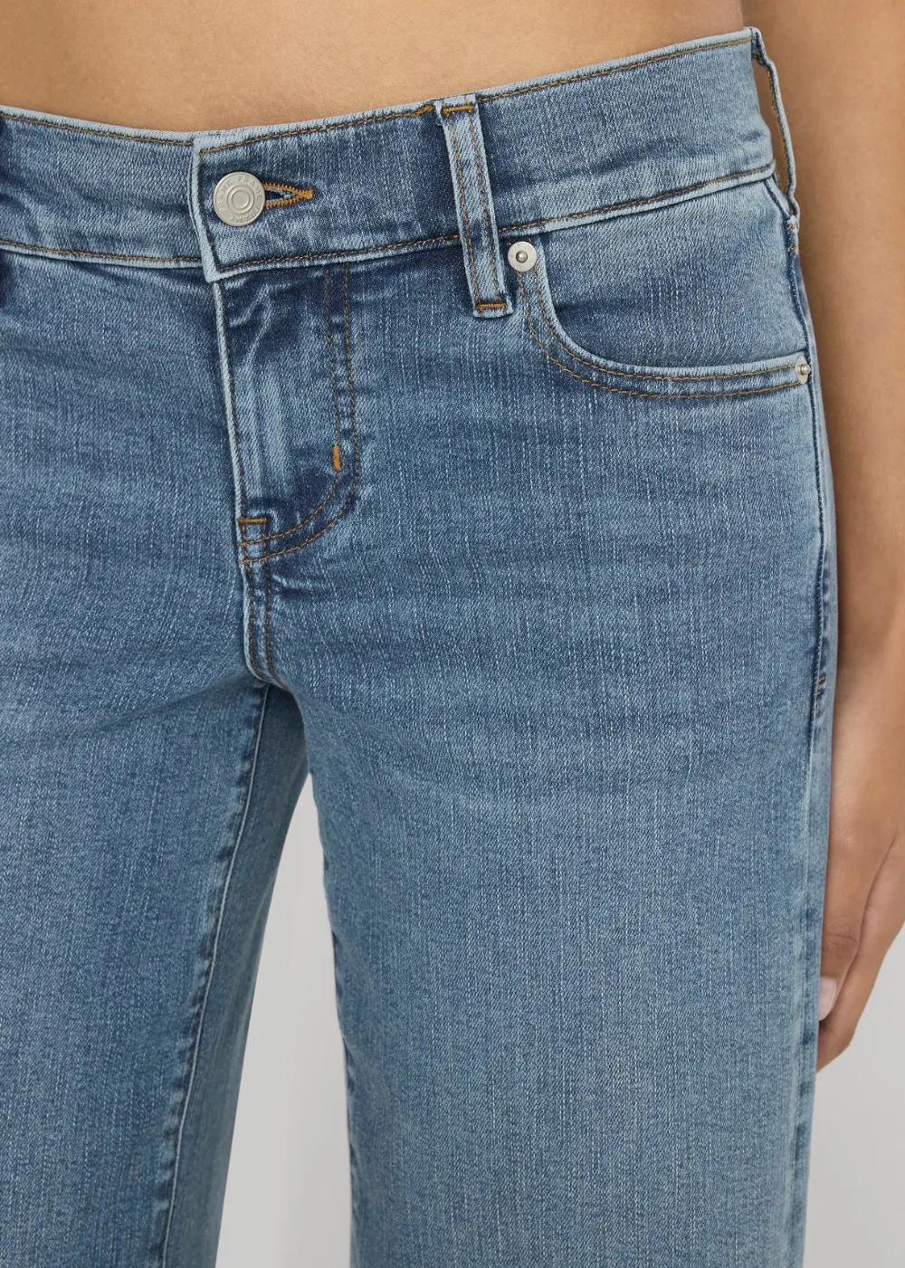 Le Sleek Straight Jean sold by Danali product image thumbnail 4