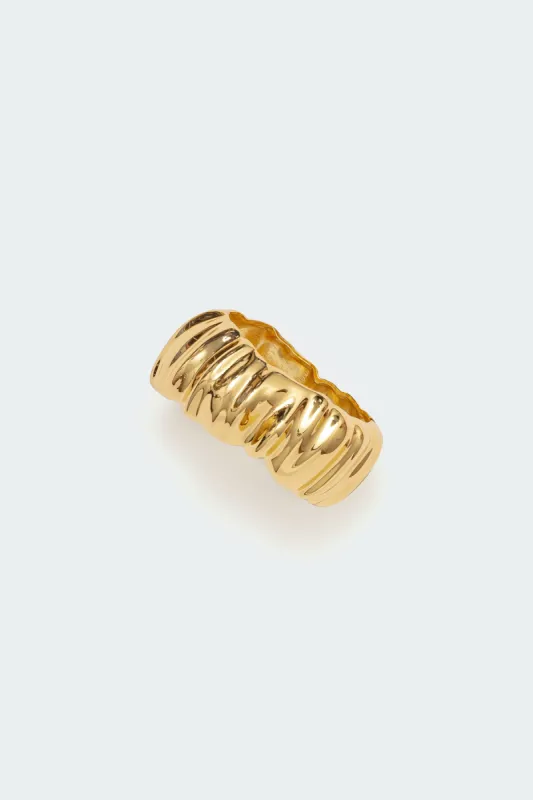 Abstract Chunky Bracelet sold by Edikted