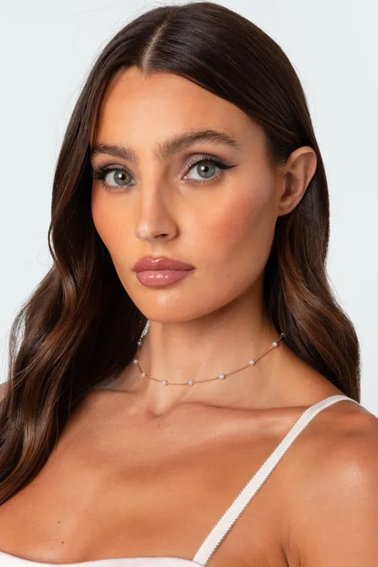 Spaced Out Pearly Necklace sold by Edikted