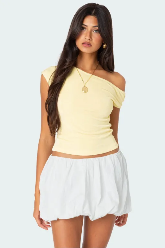 Jett Asymmetric Top sold by Edikted