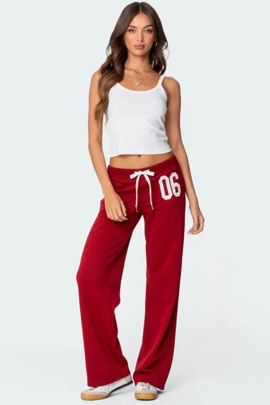 06 Sweatpants sold by Edikted